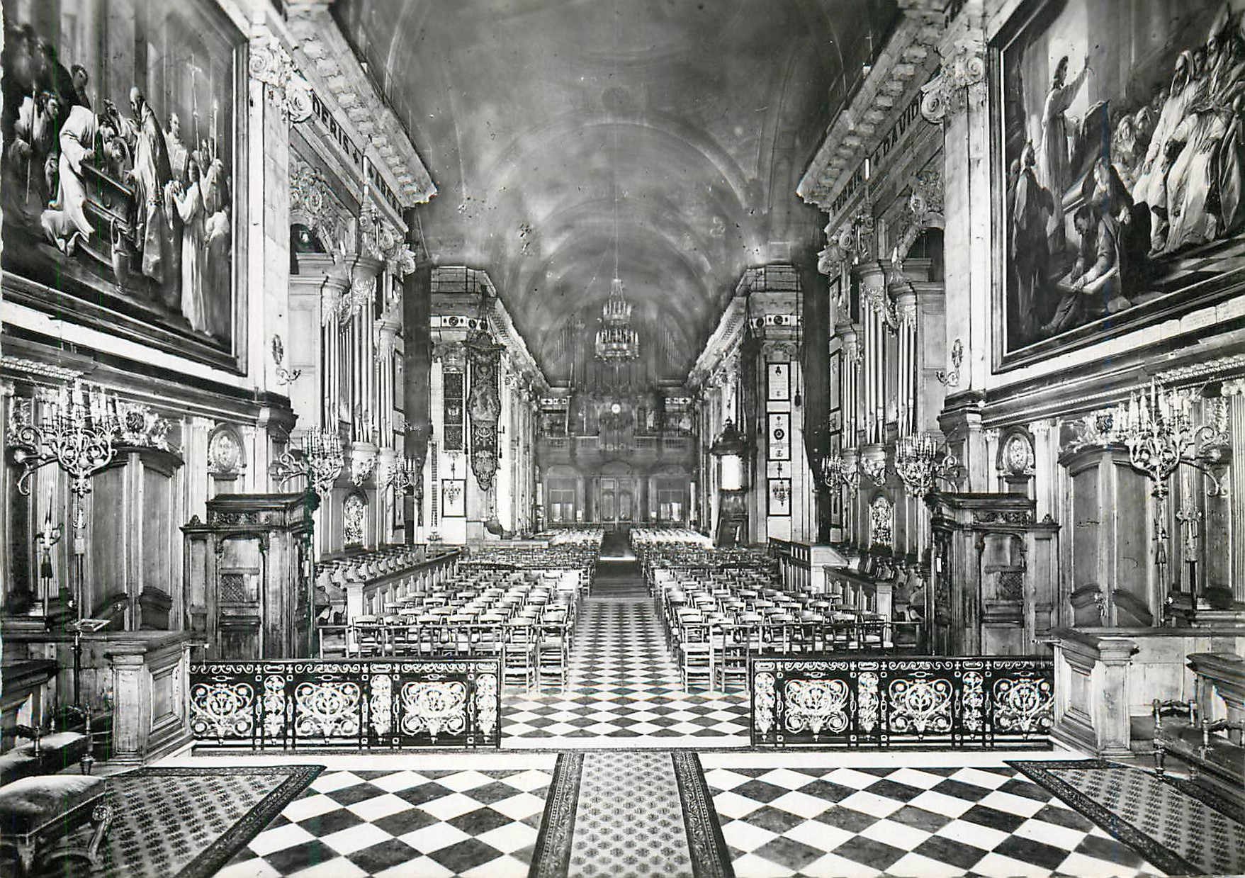 CPM Paris (2e) Basilique Notre Dame des Victoires Vue d'Ensemble Choeur nef Grandes Orgues