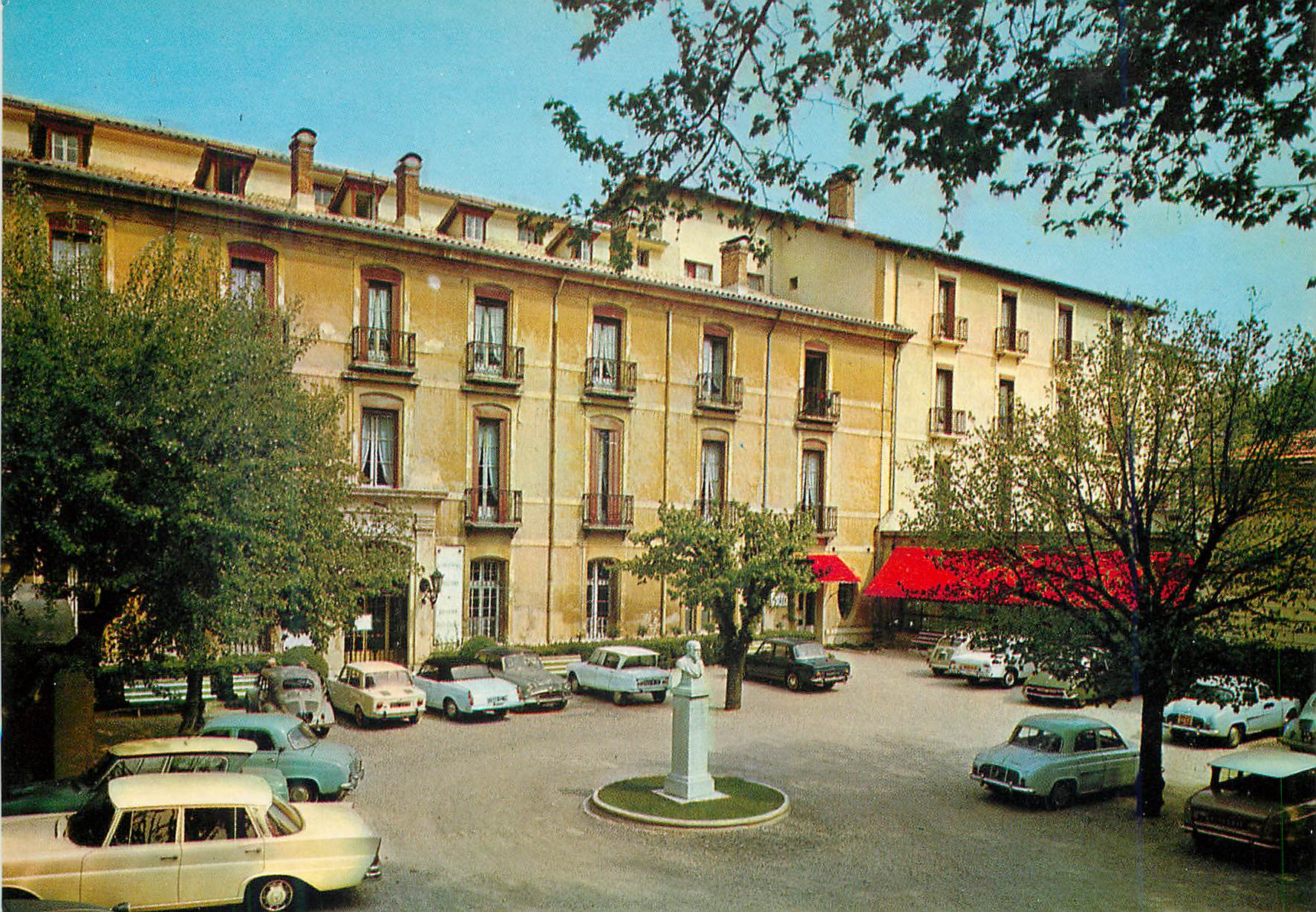 CPM Aix en Provence La Cite du Roy Rene Le Grand Hotel des Thermes Sixtius