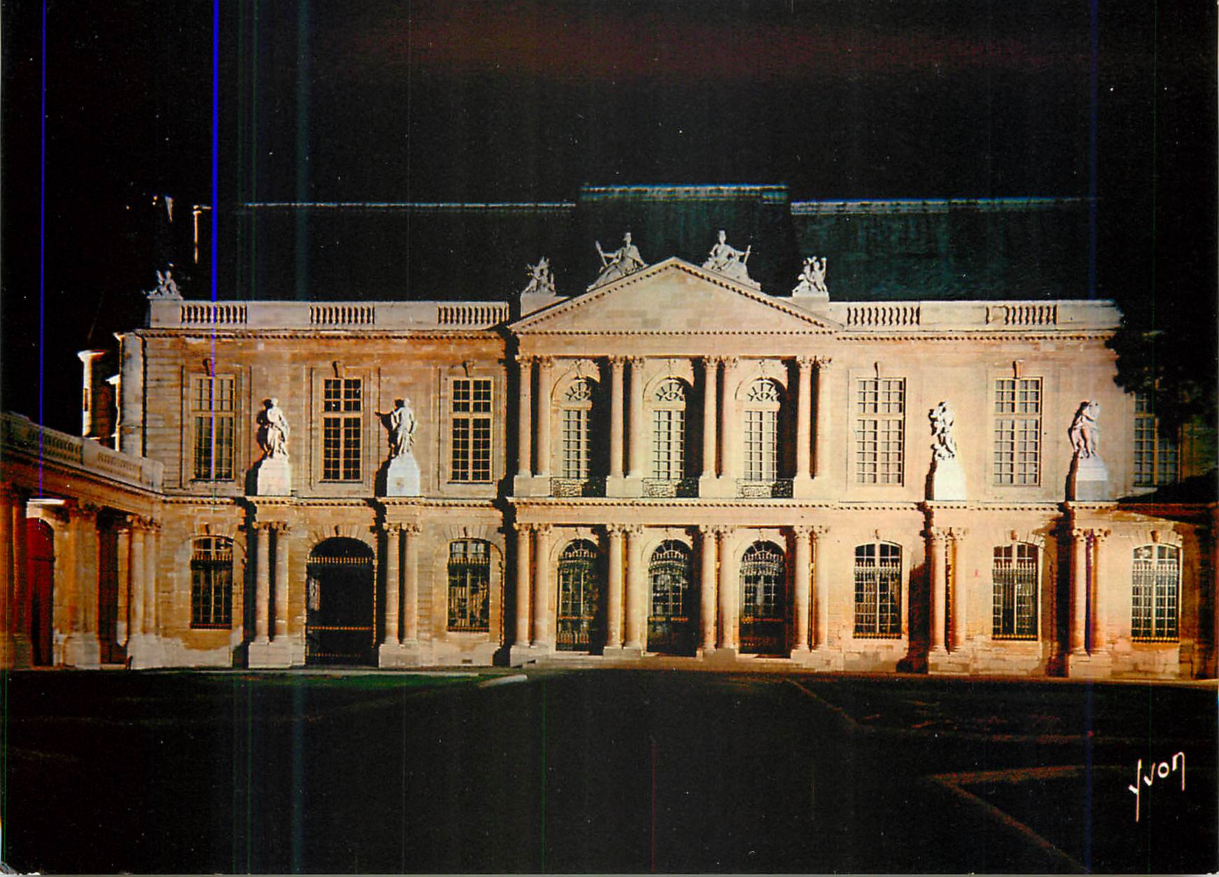 Palazzo del Louvre — vista notturna — Yvon