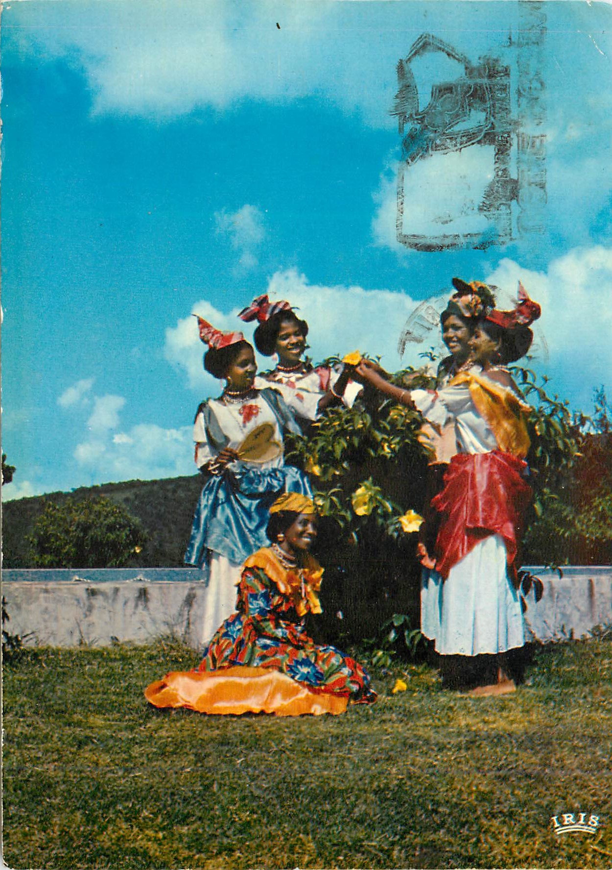 CPM Antilles Radieuses Folklore Antillais Danseuses du Groupe Folklorique Loulou Boislaville