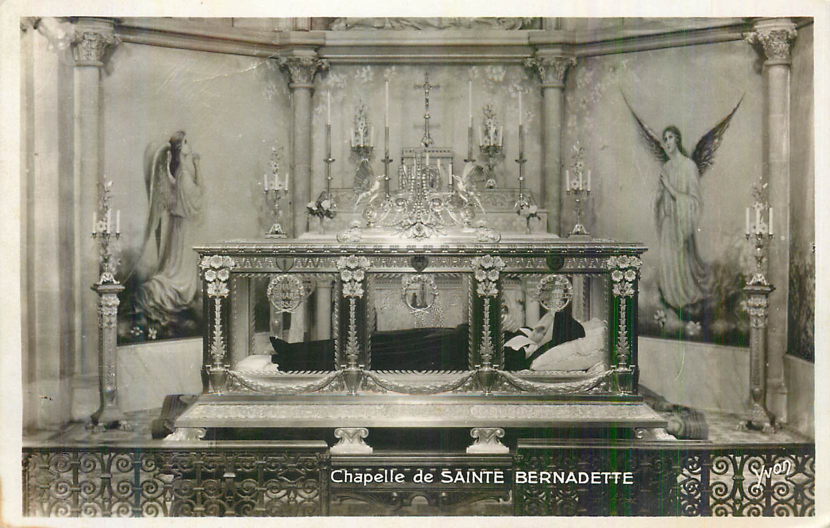 CPM Couvent St Gildard Nevers Chapelle de Ste Bernadette