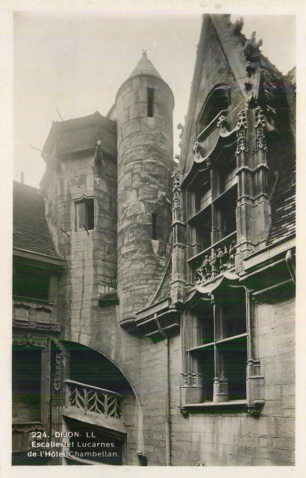 CPM Dijon Escalier et Lucarnes de l'Hotel Chambellan
