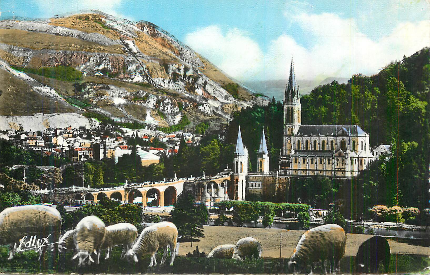 CPM Lourdes La Basilique et le Pic du Jer