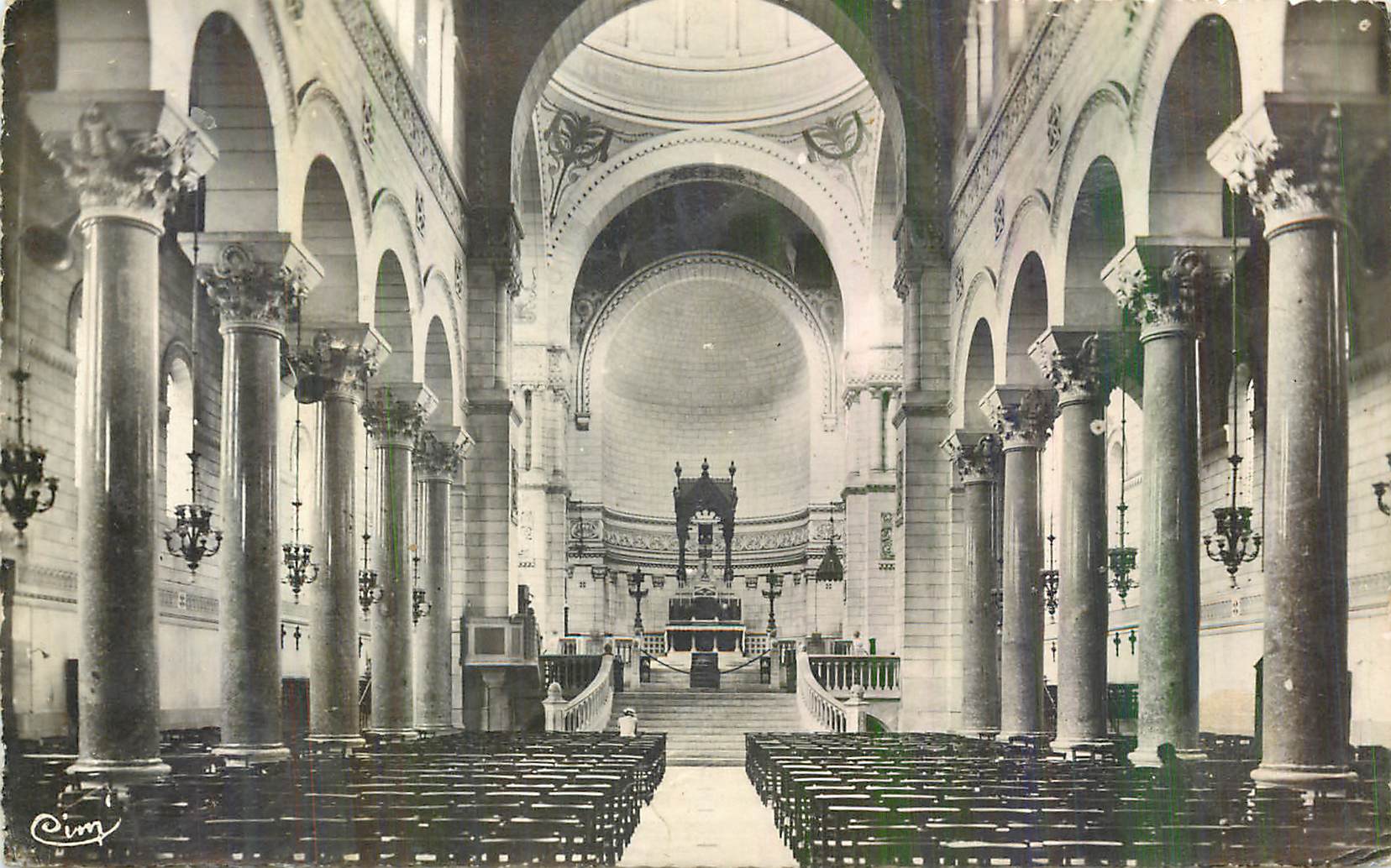 CPM Tours (I et L) Interieur de la Basilique St Martin