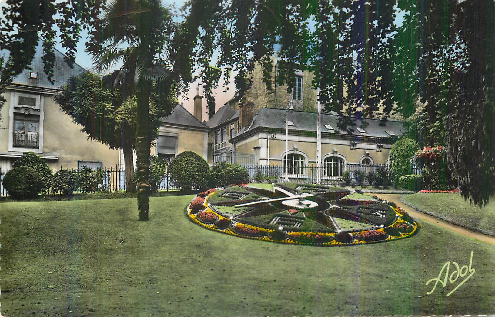 CPM Le Mans L'Horloge Fleurie (Arch M Loullier)
