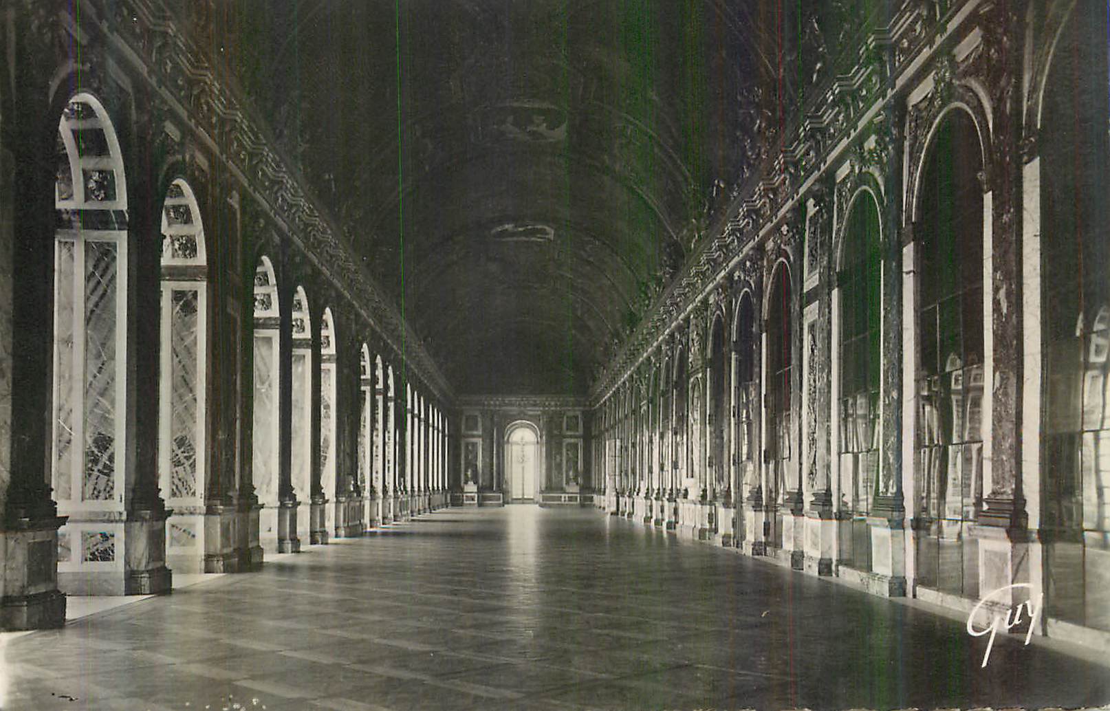 CPM Versailles et ses Merveilles Le Chateau Galerie des Glaces