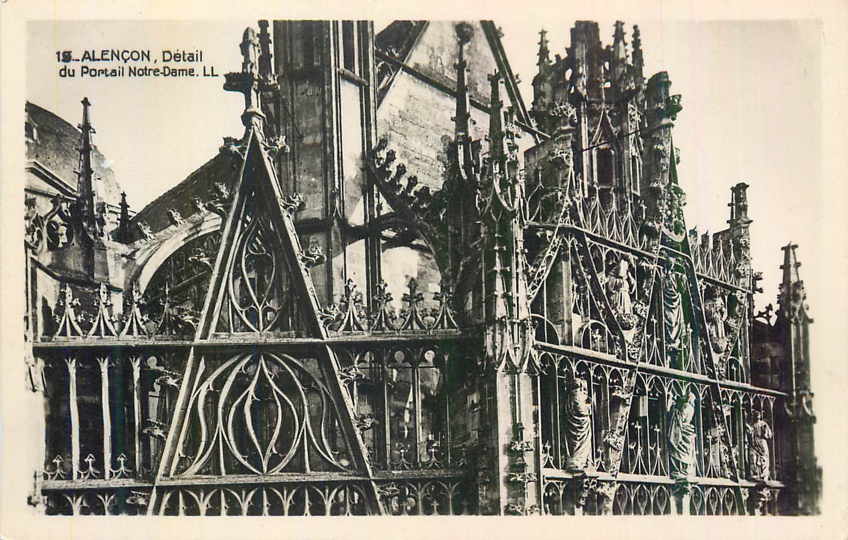 CPM Alencon Detail du Portail Notre Dame