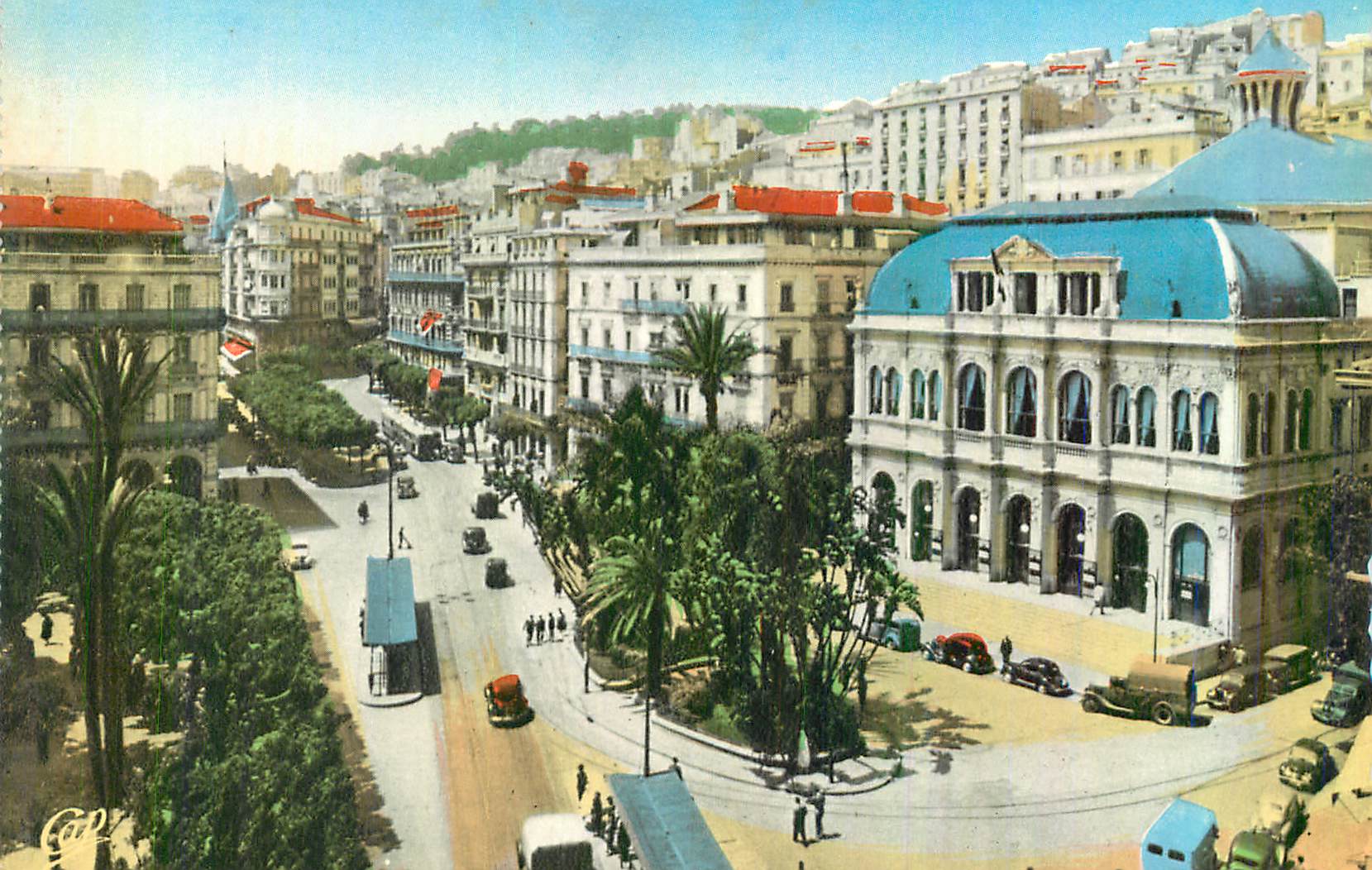 CPM Alger La Place de l'Opera et la Rue Dumont d'Urville