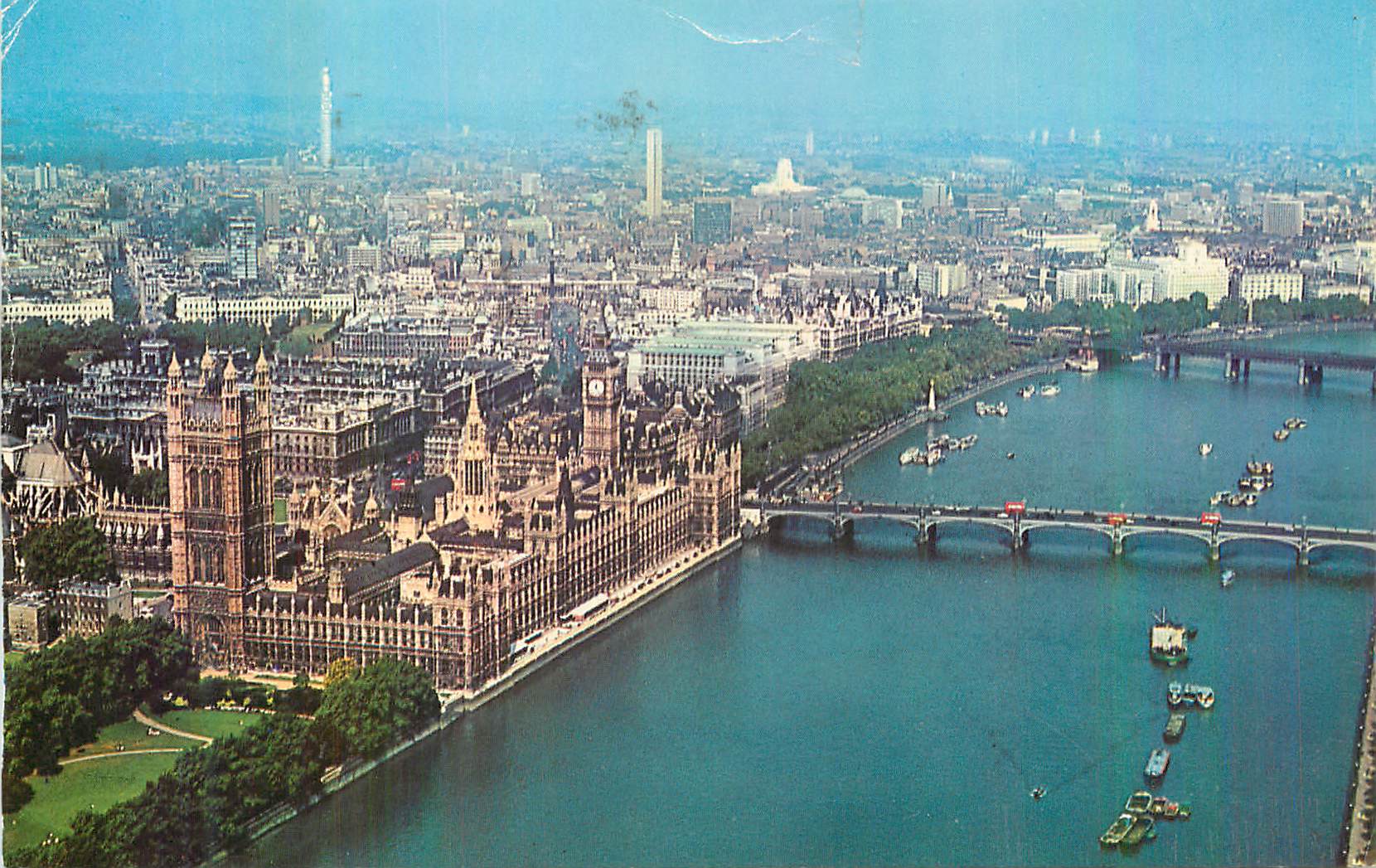CPM London Aerial View of the River Thames and Houses of Parliament with Westmister Bridge and the Embankement