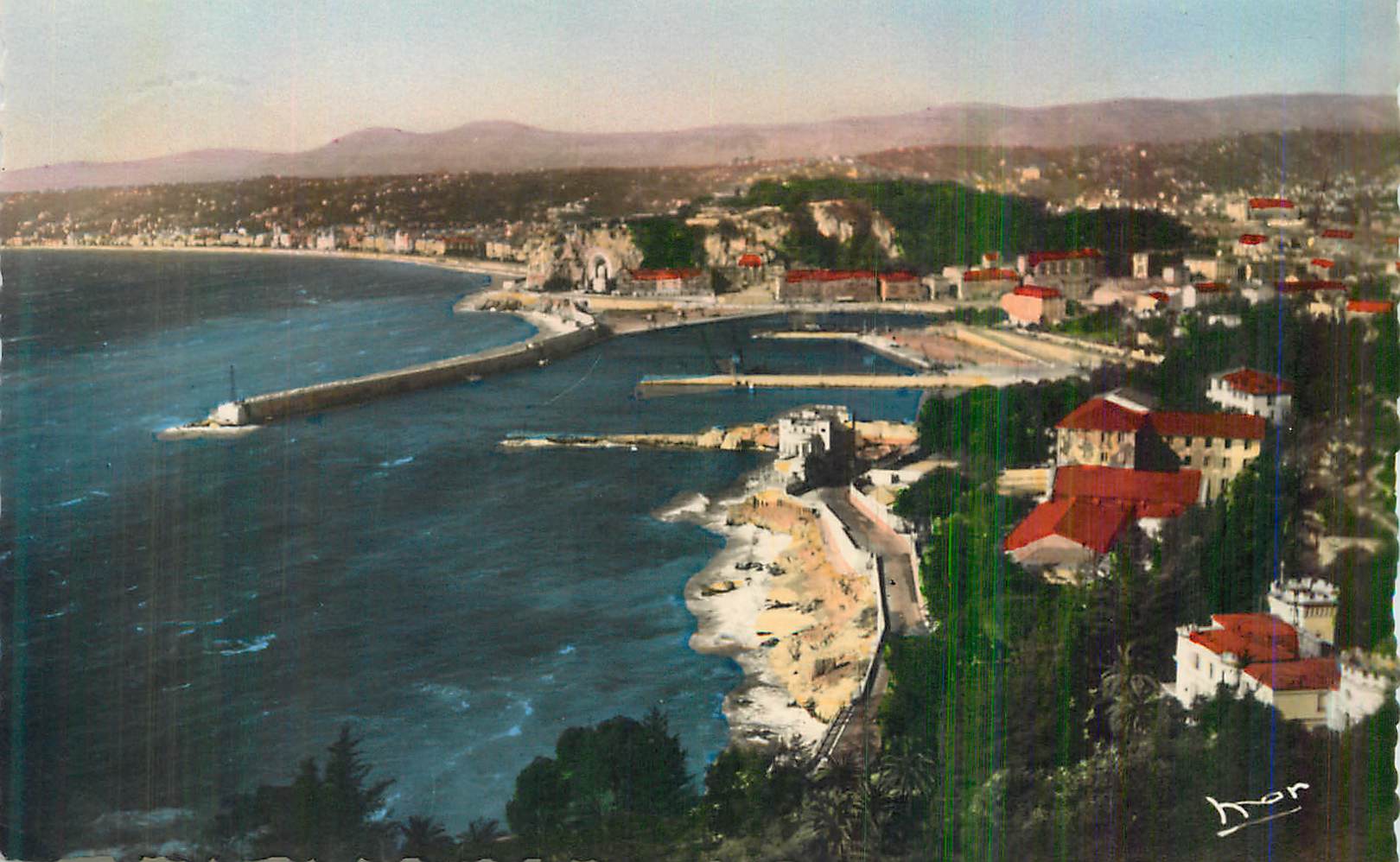 CPM Nice La Cote d'Azur L'Entree du Port