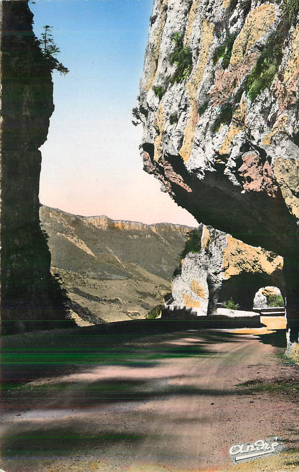Gorges du Verdon — Vue du tunnel naturel — André