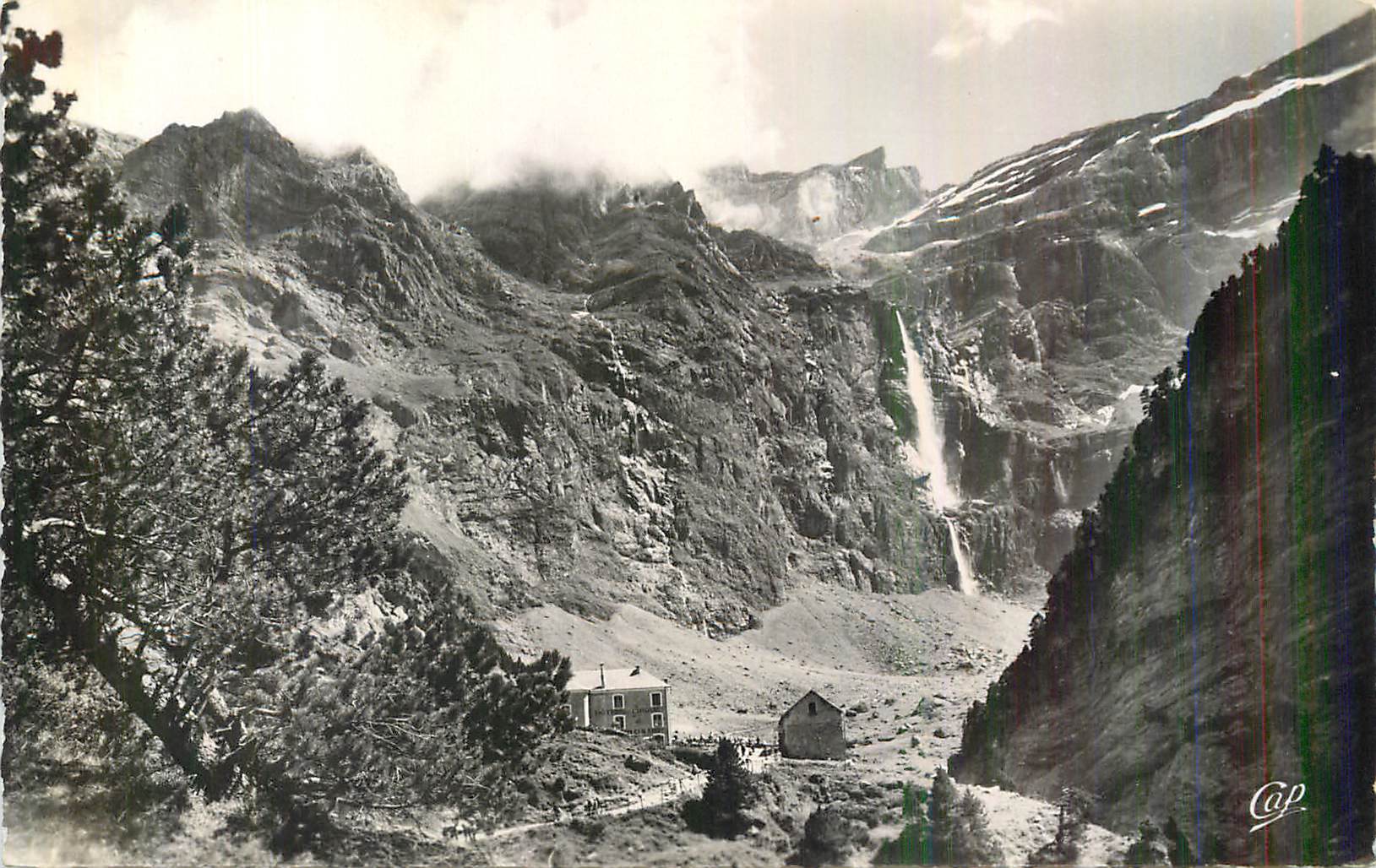 CPM Gavarnie L'Hotel du Cirque et la Grande Cascade