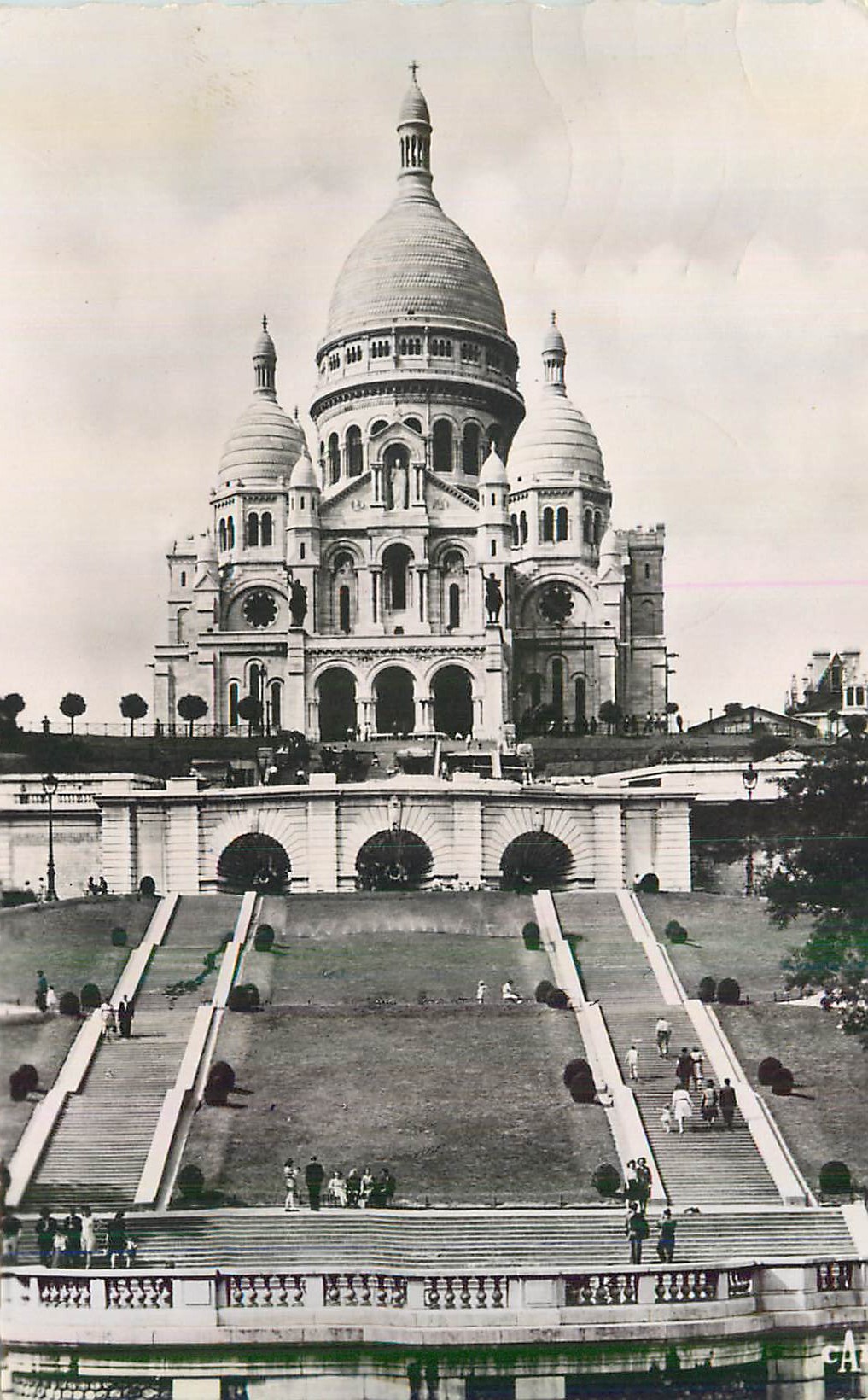 CPM Paris Basilique de Sacre Coeur de Montmartre
