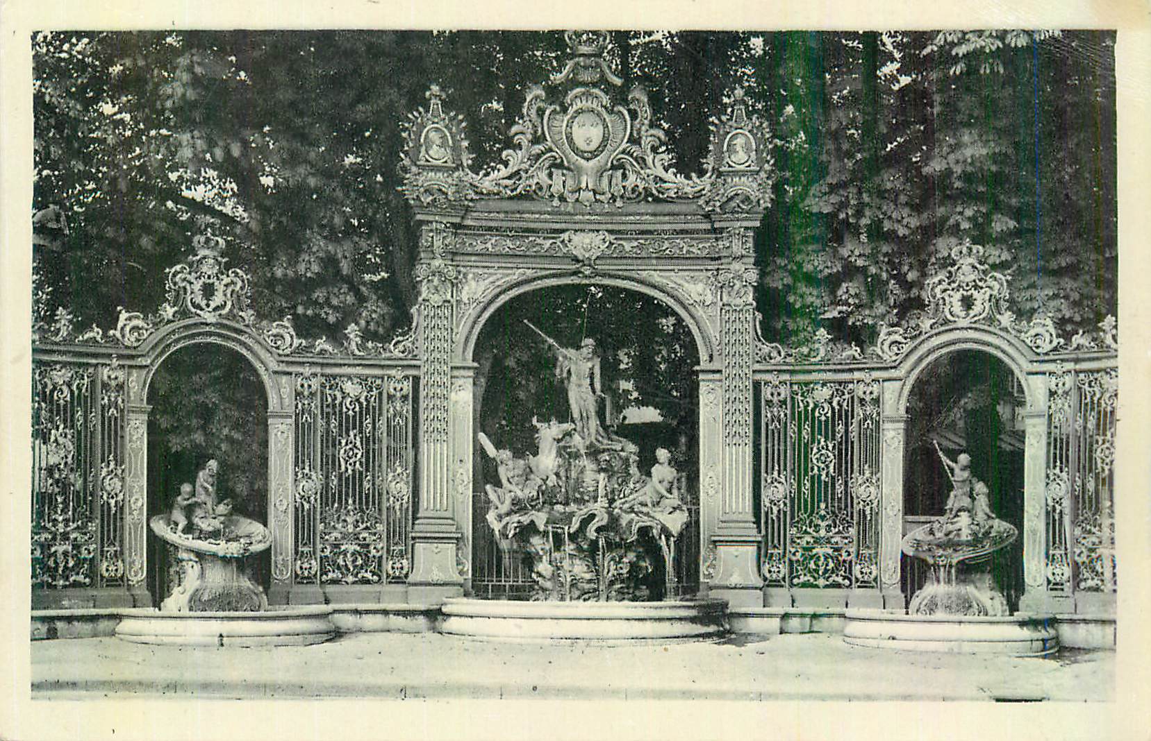 CPM Nancy Place Stanislas Fontaine de Neptune