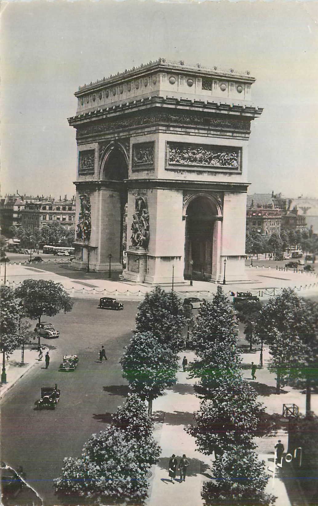 CPM Paris en Flanant L'Arc de Triomphe de l'Etoile