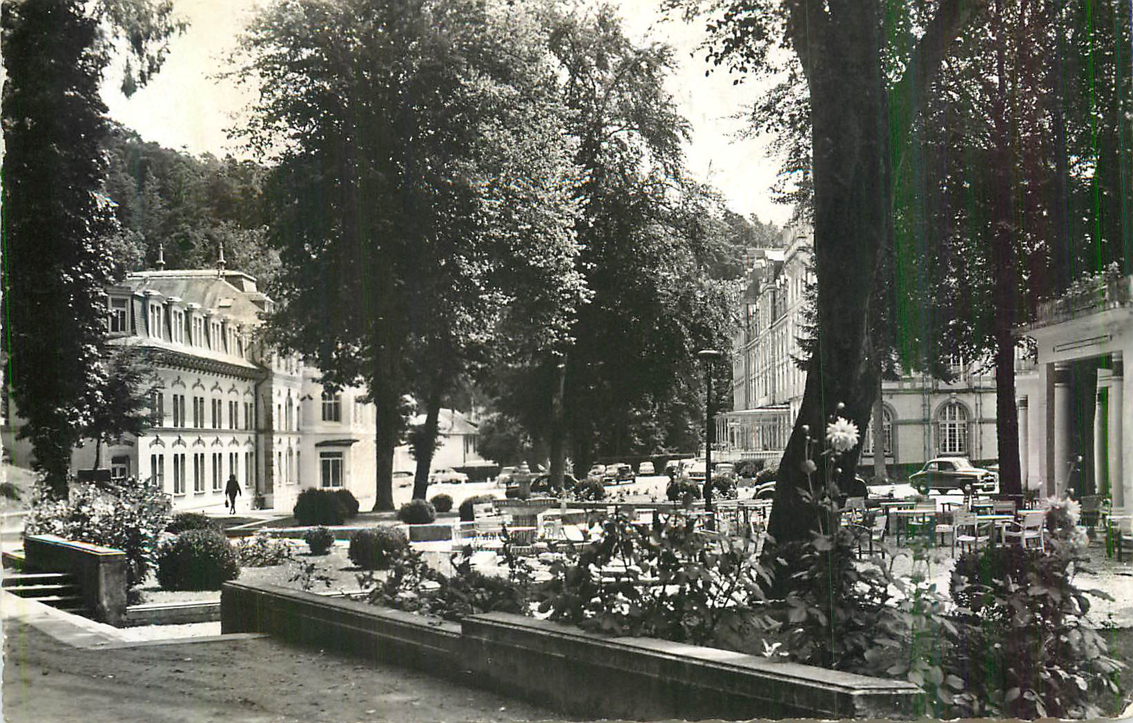 CPM Station Thermale de Bagnoles de l'Orne Jardin des Thermes