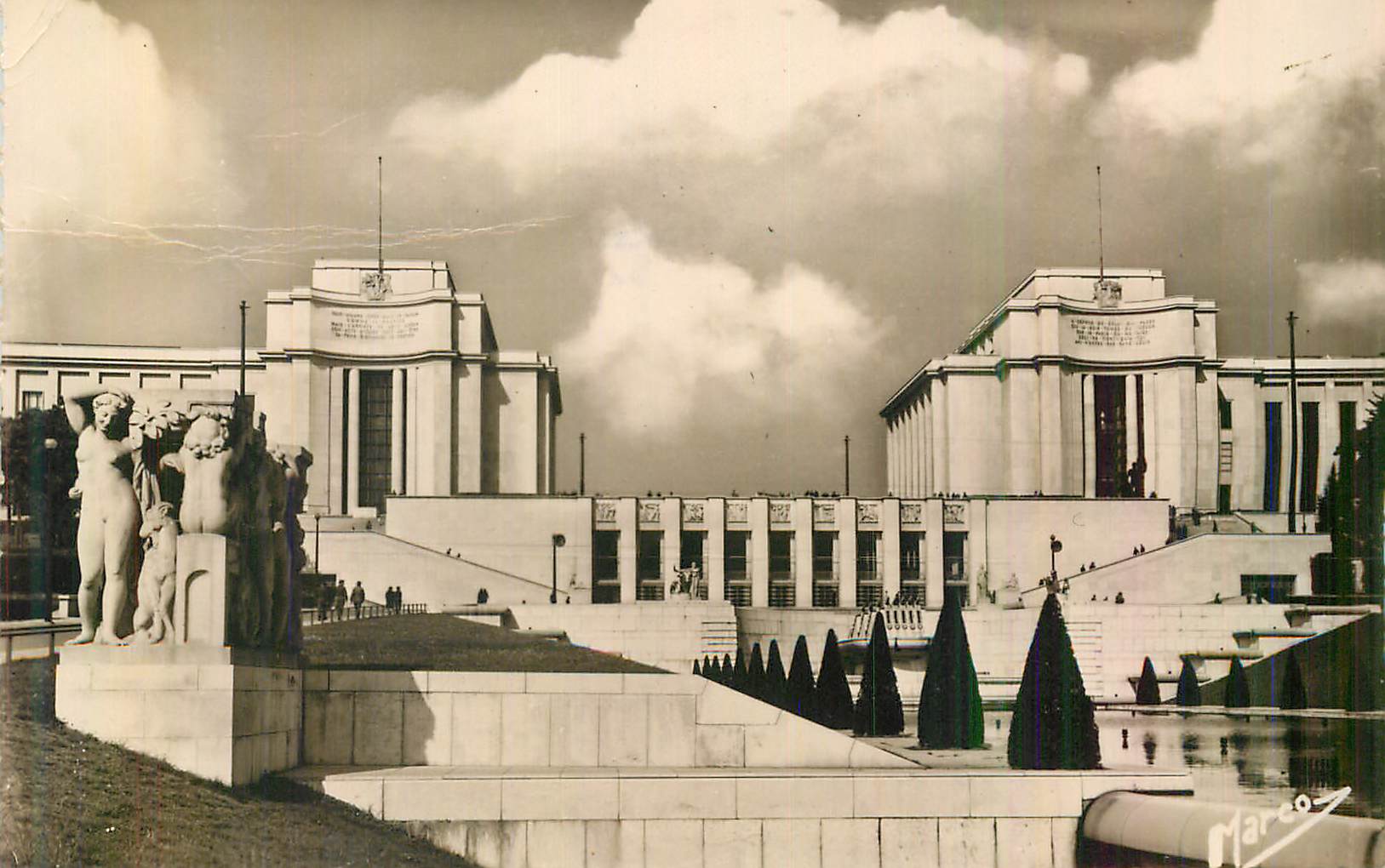 CPM Notre Paris Le Palais de Chaillot (Face)