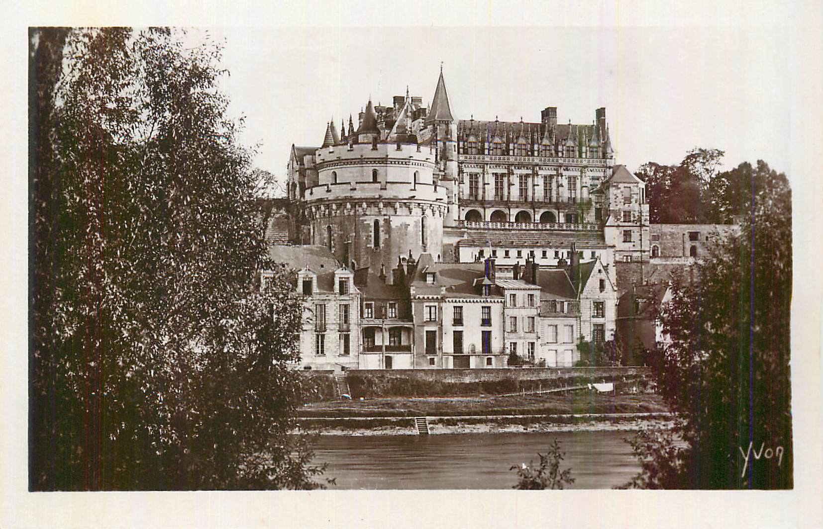 CPM Chateaux de la Loire La Douce France Chateau d'Ambroise