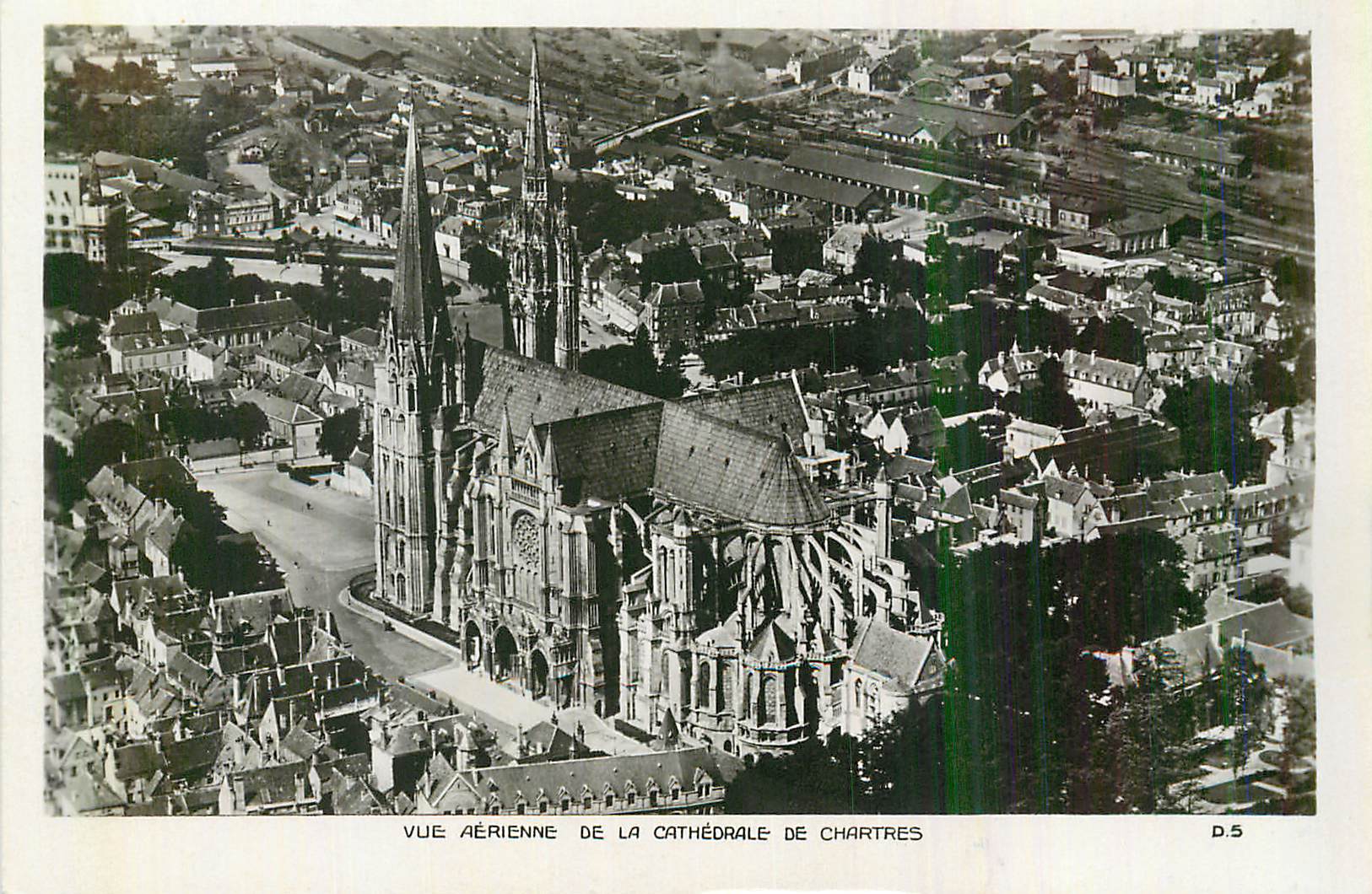 Vue aérienne de la cathédrale de Chartres — D.5