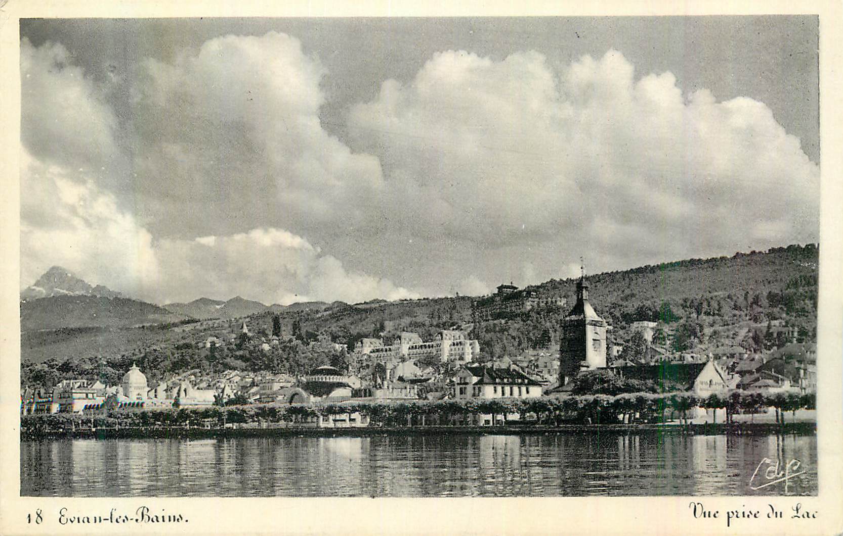 CPM Evian les Bains Vue Prise du Lac