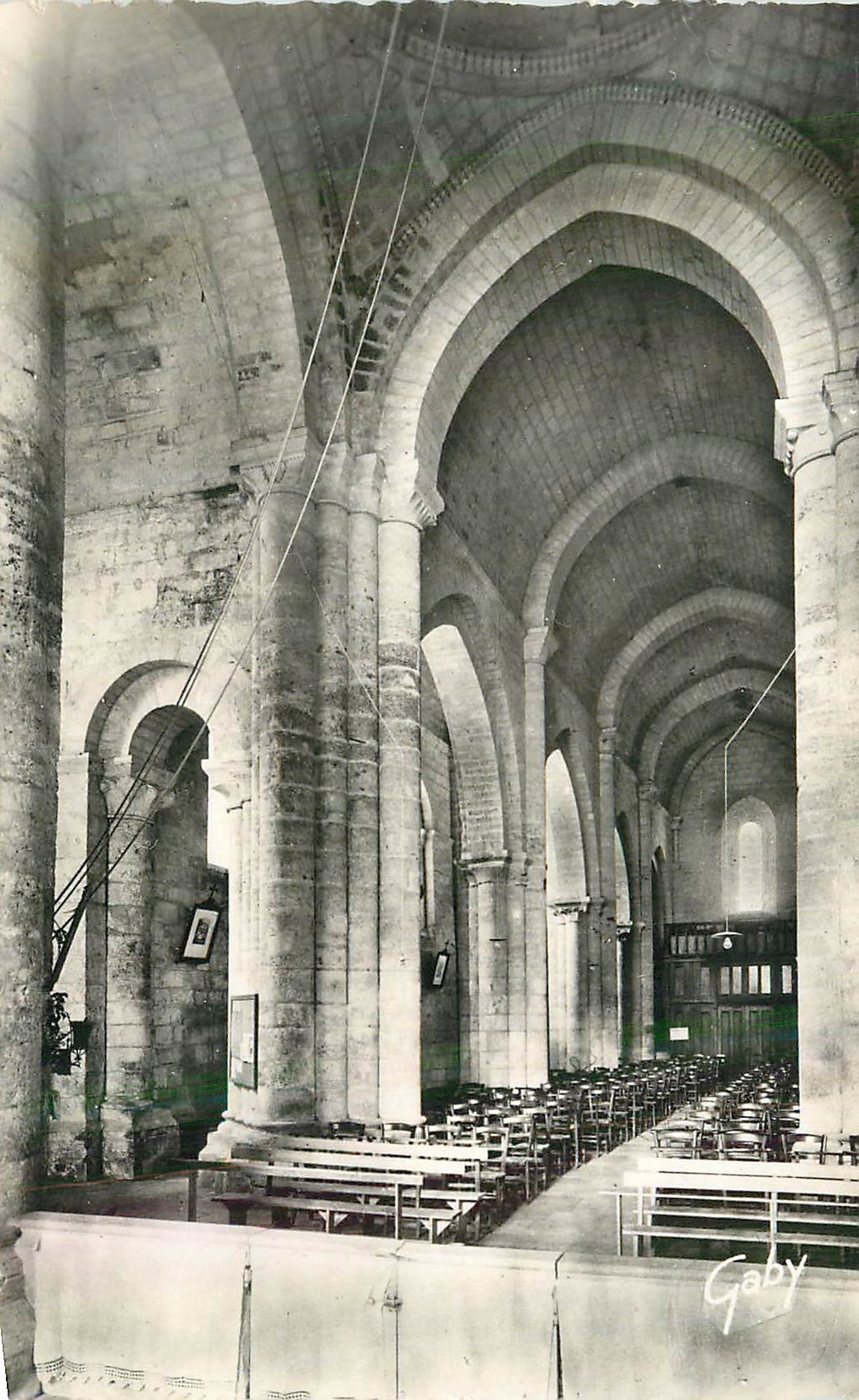 CPM Melle (Deux Sevres) Interieur de l'Eglise Saint Hilaire