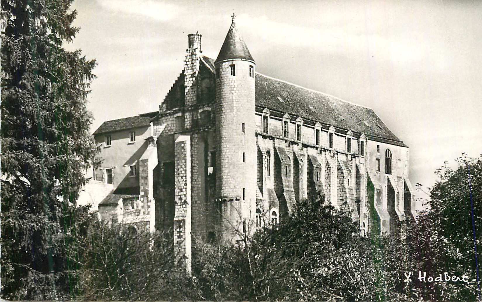 CPM Chateau Landon (S et M) Abbaye St Severin