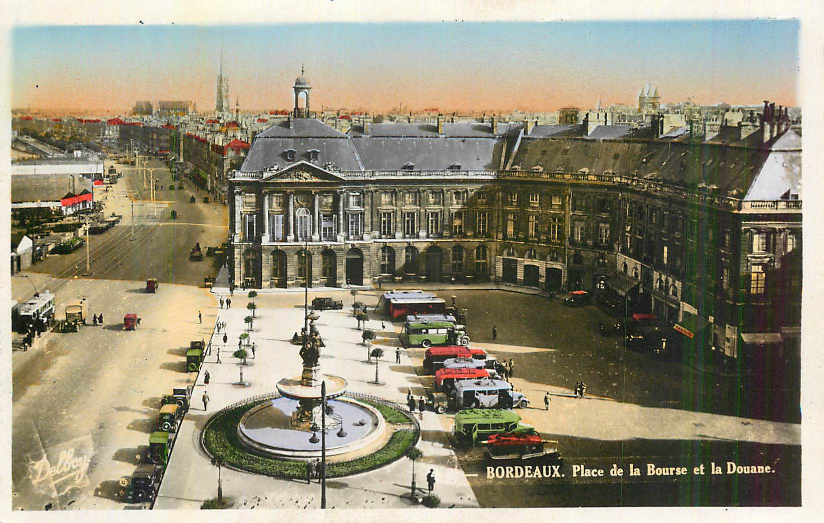 CPM Bordeaux Place de la Bourse et la Douane