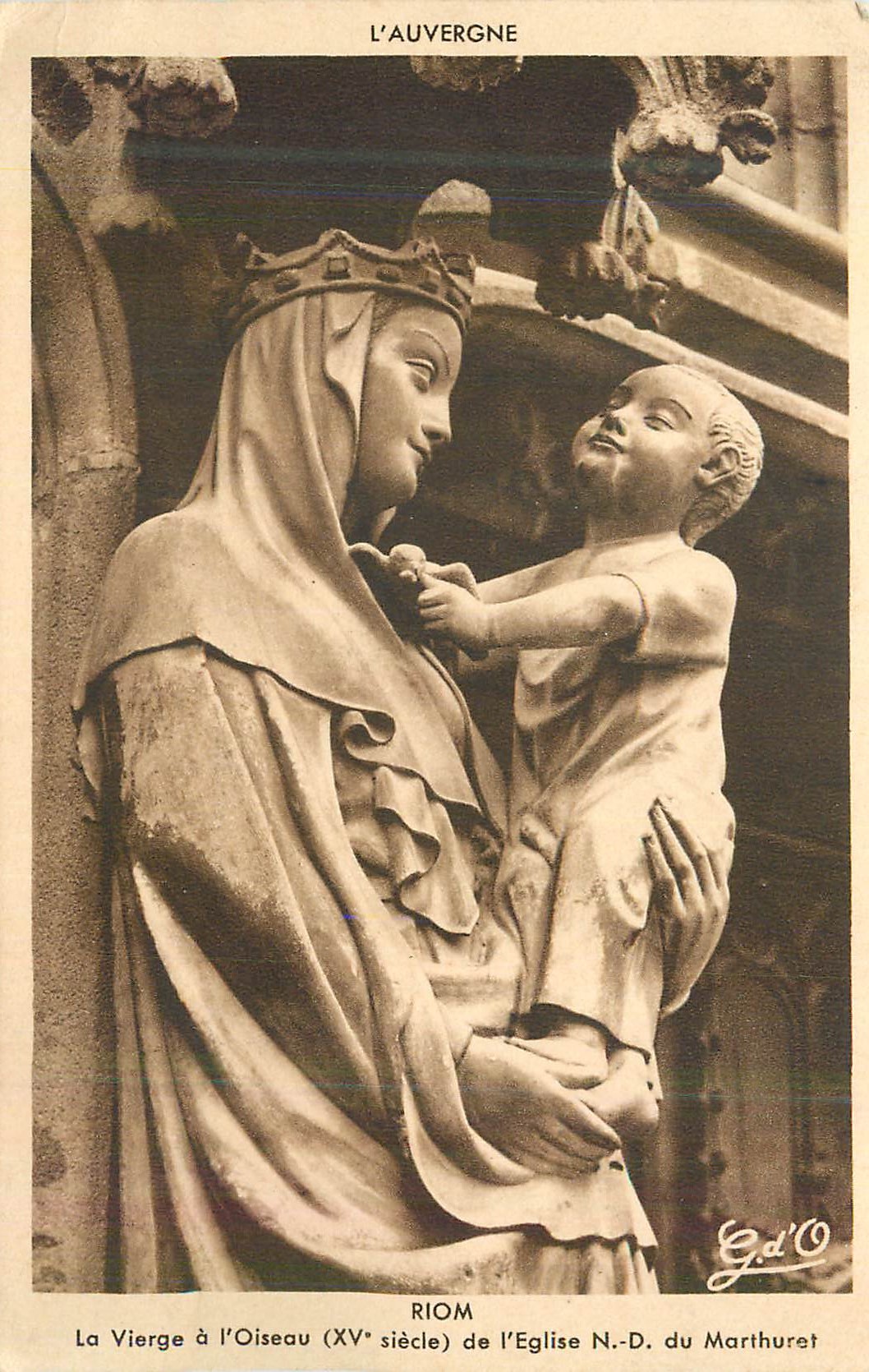 CPA L'Auvergne Riom La Vierge a l'Oiseau (XVe Siecle) de l'Eglise N D du Marthuret