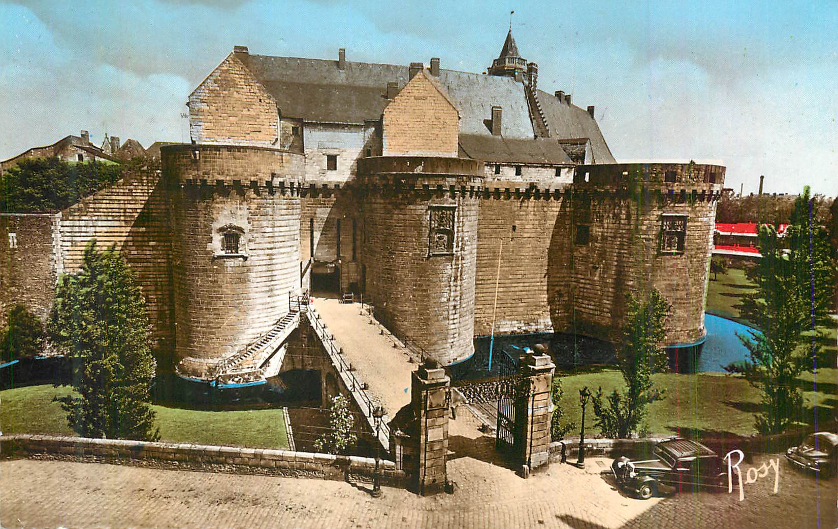 CPM Nantes Chateau des Ducs de Bretagne (XVe Siecle) Cote de l'Entree
