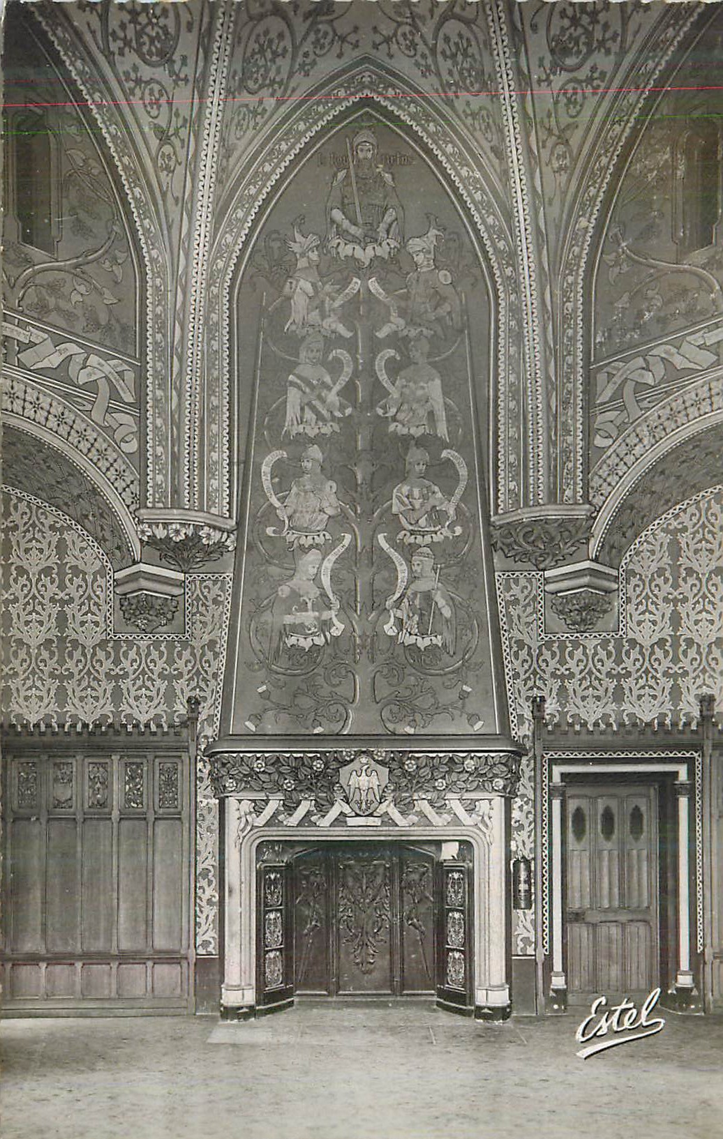 CPM Pierrefonds Salle des Chevaliers de la Table Ronde