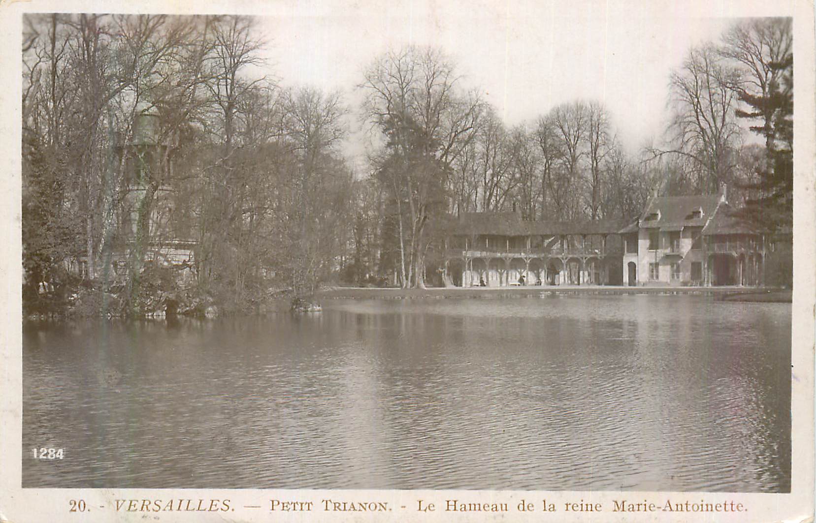 CPM Versailles Petit Trianon Le Hameau de la Reine Marie Antoinette