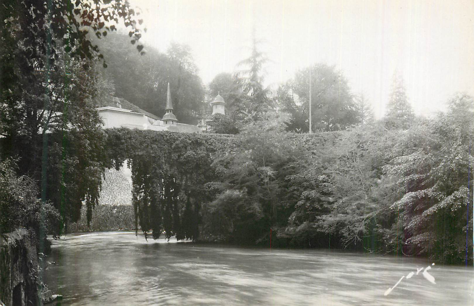 CPM Toute La France Betharram (B P) Le Pont Chevelu (1687) Au Fond la Chapelle de N D de Betharram