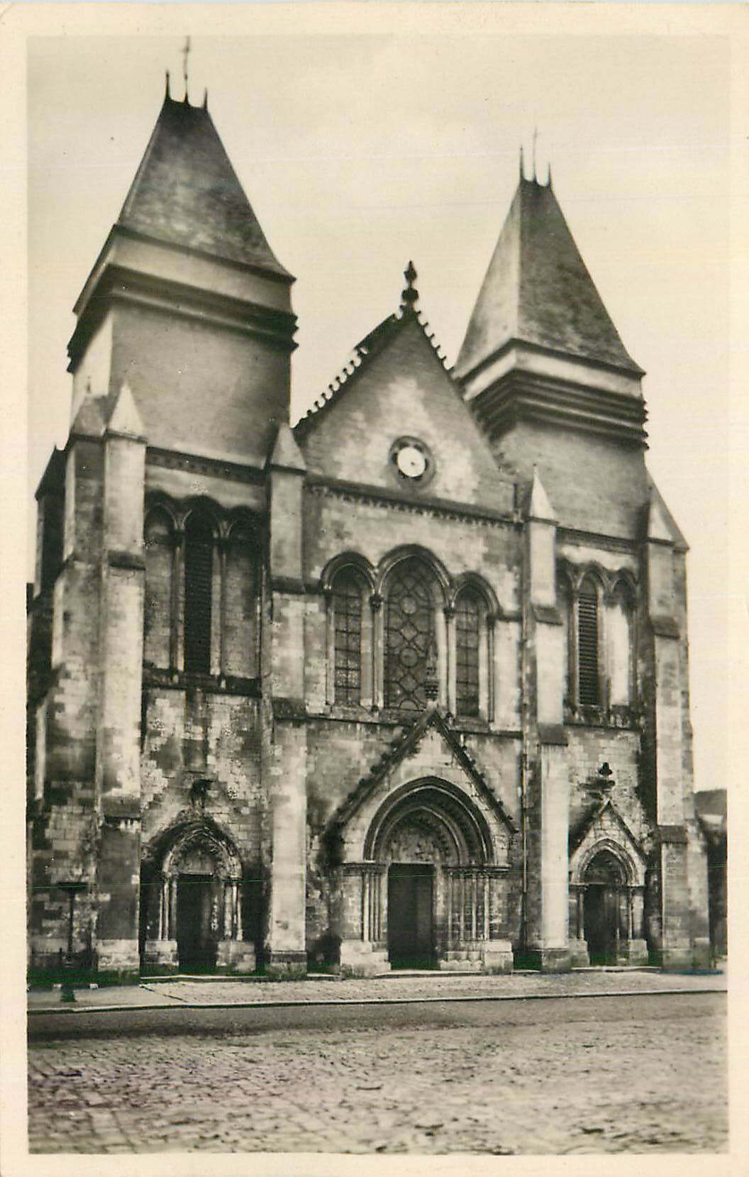 CPM Ferrieres Gournay (Seine Inf) L'Eglise