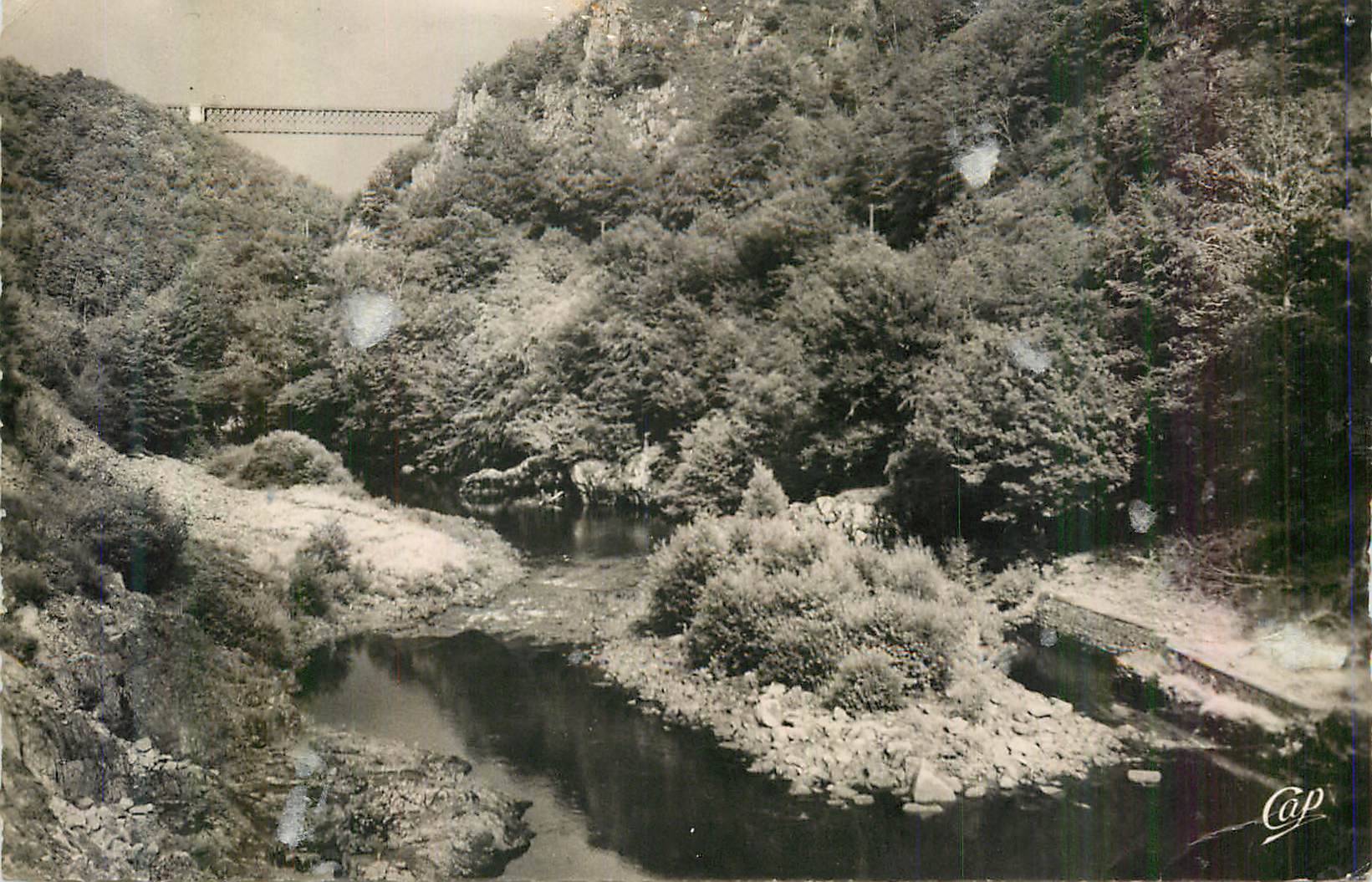 CPM Viaduc des Fades Vallee de la Sioule La Sioule et le Viaduc