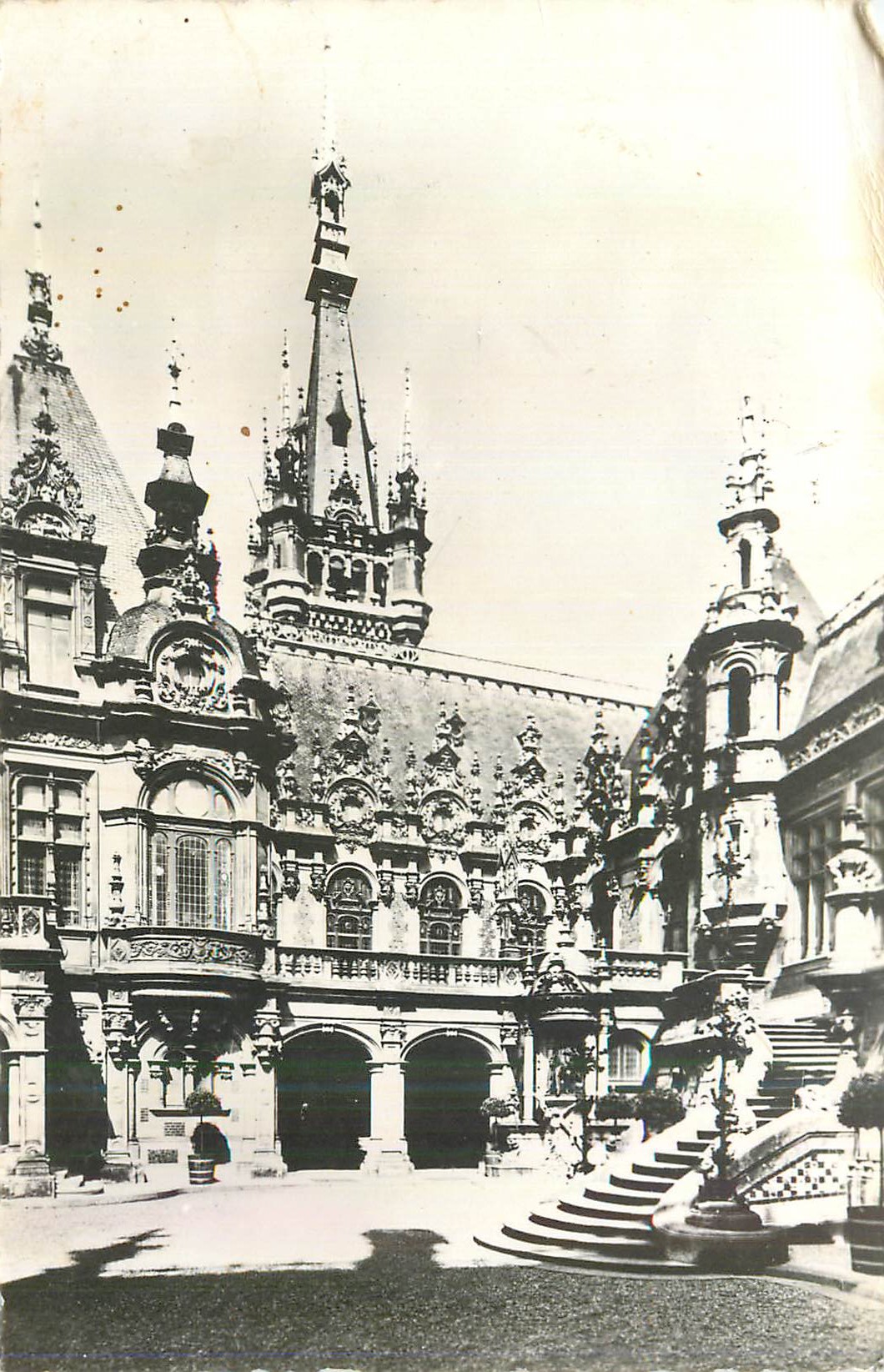 CPM Fecamps (S Mme) La Benediction Cour d'Honneur