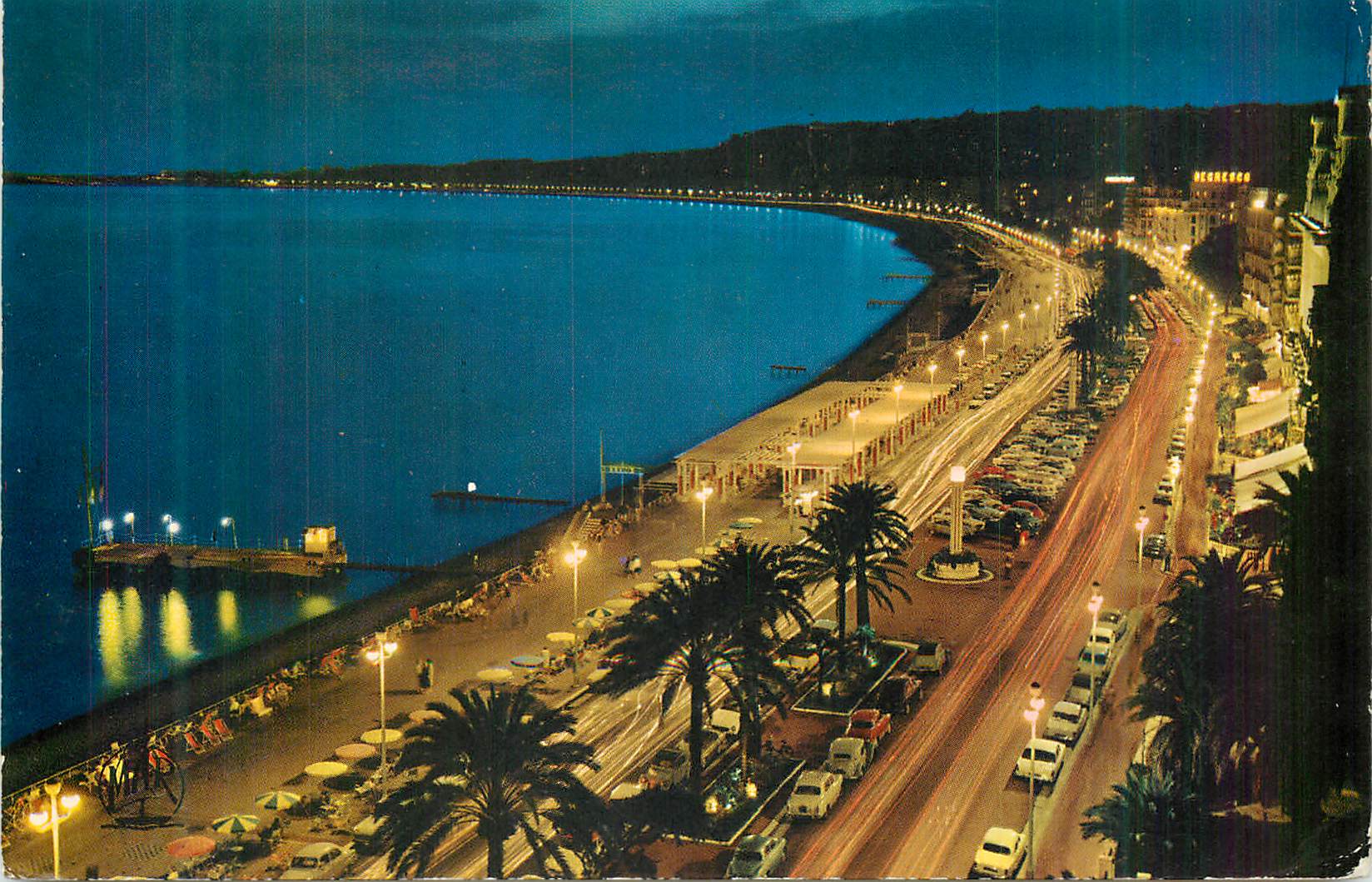 CPM Nice La Cote d'Azur La Promenade des Anglais La Nuit