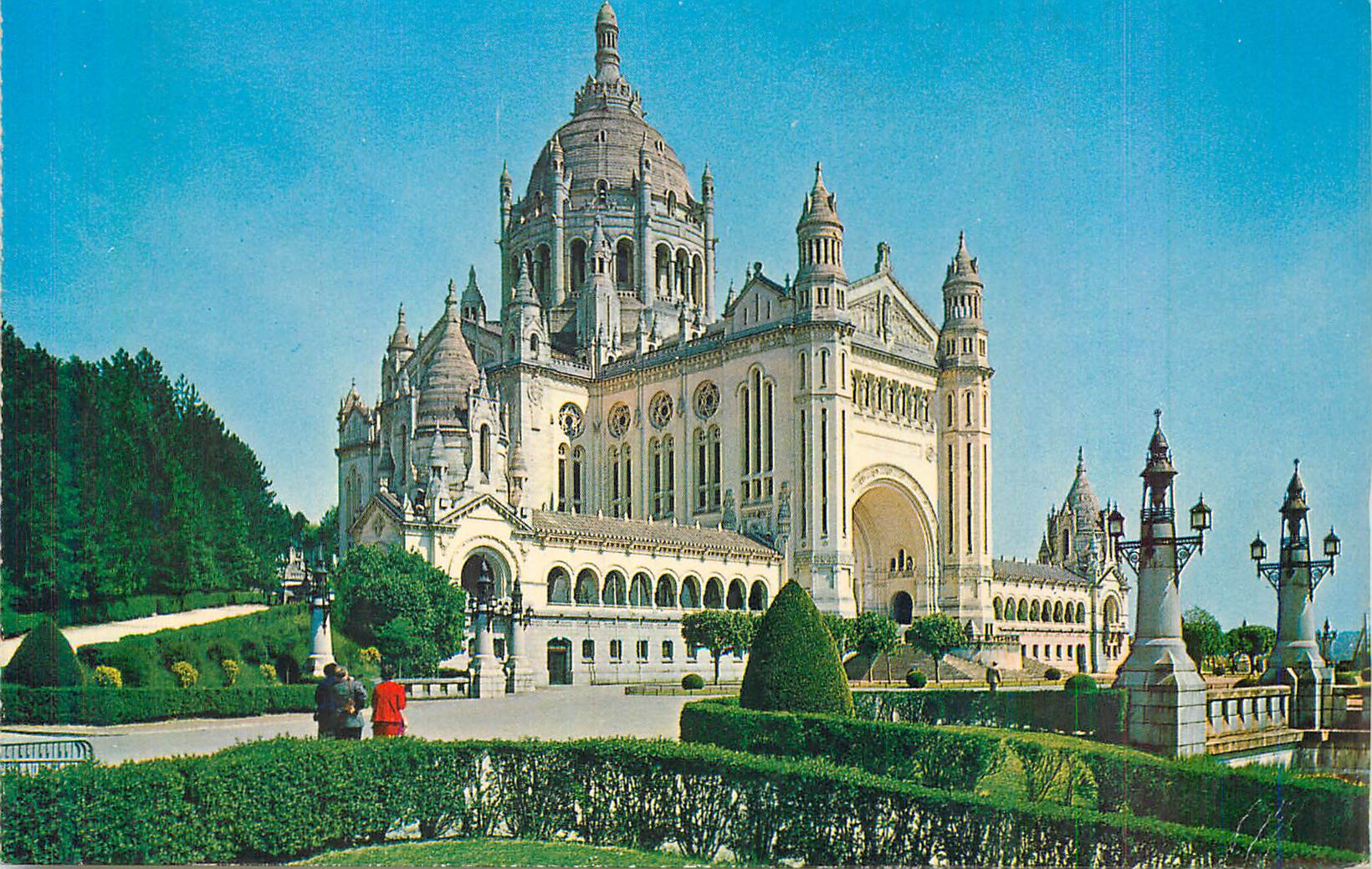 Basilique du Sacré-Cœur de Montmartre — vue panoramique — éditeur non identifiable