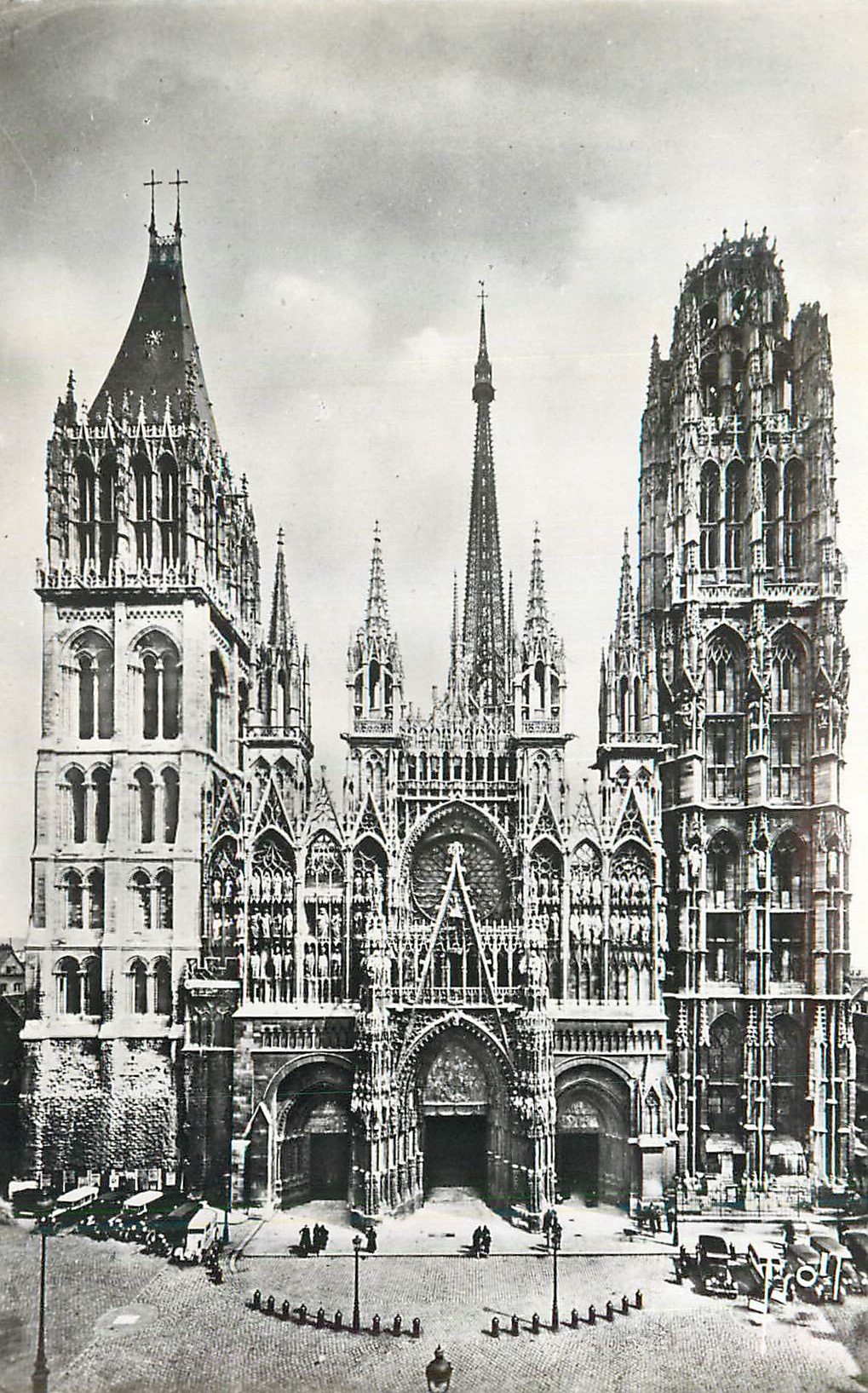 CPM Rouen (Seine Maritime) La Cathedrale Notre Dame