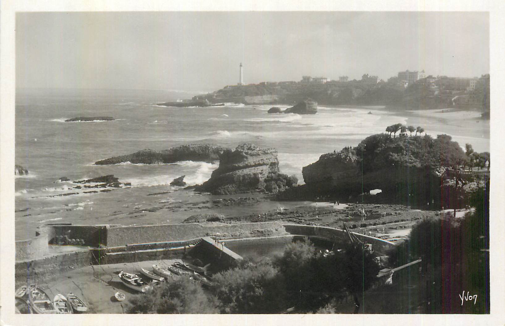 CPM Biarritz Cote Basque La Douce France Vue prise de L'Atalaye
