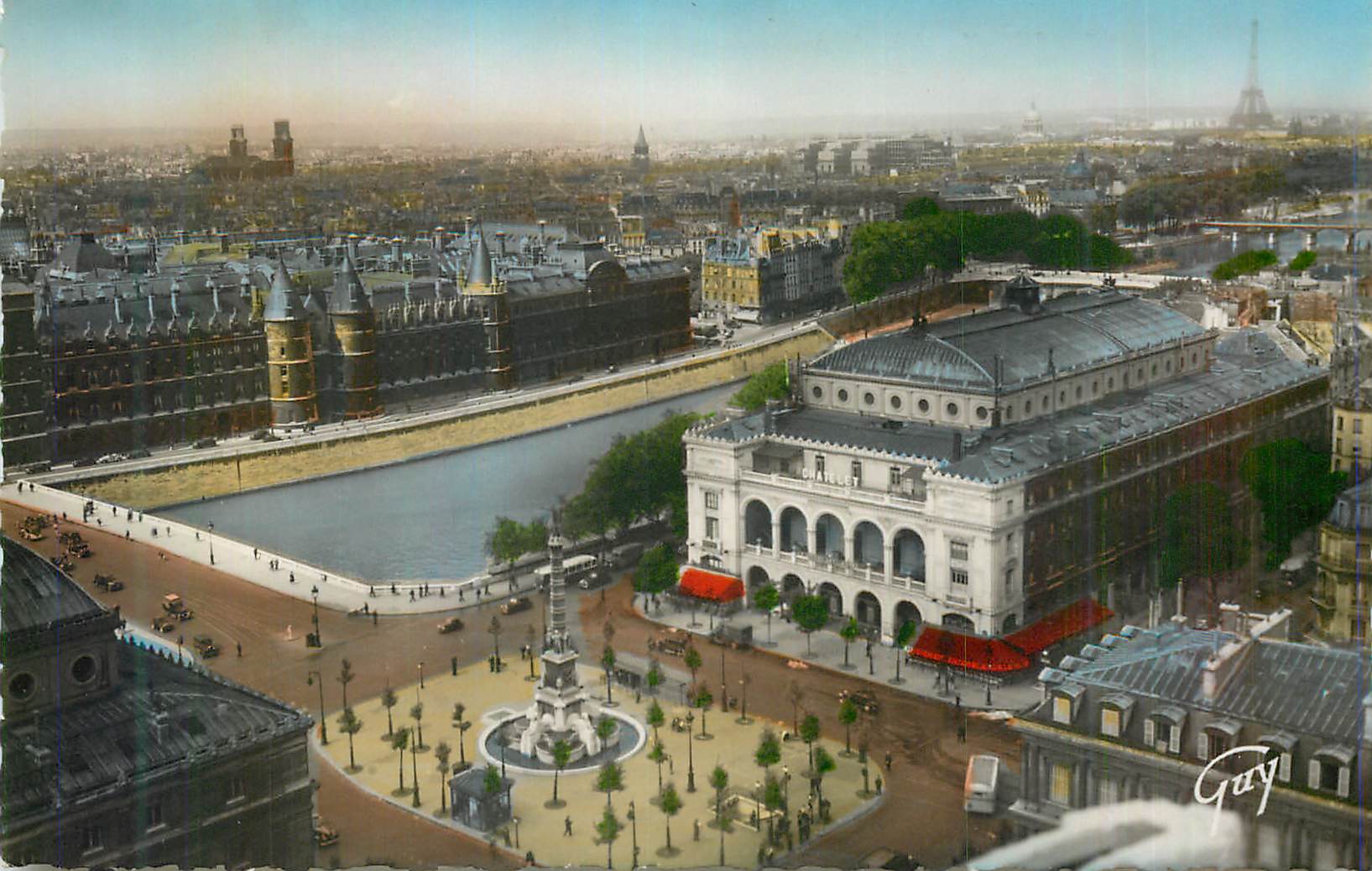 CPM Paris et ses Merveilles Panorama sur la Place du Chatelet et le Palais de Justice Tour Eiffel