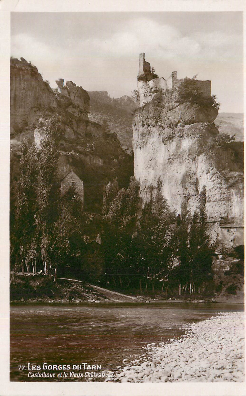 CPM Les Gorges du Tarn Castelbouc et le Vieux Chateau