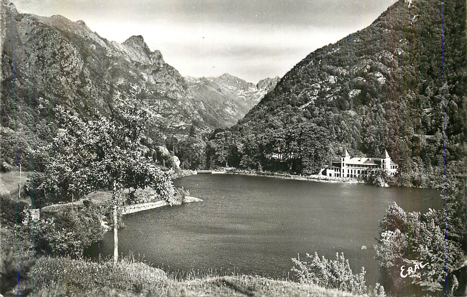 CPM Ax les Thermes La Perle des Pyrenees Alt 718 m LE Lac d'Orgeix et la Dent d'Orlu (2220 m)