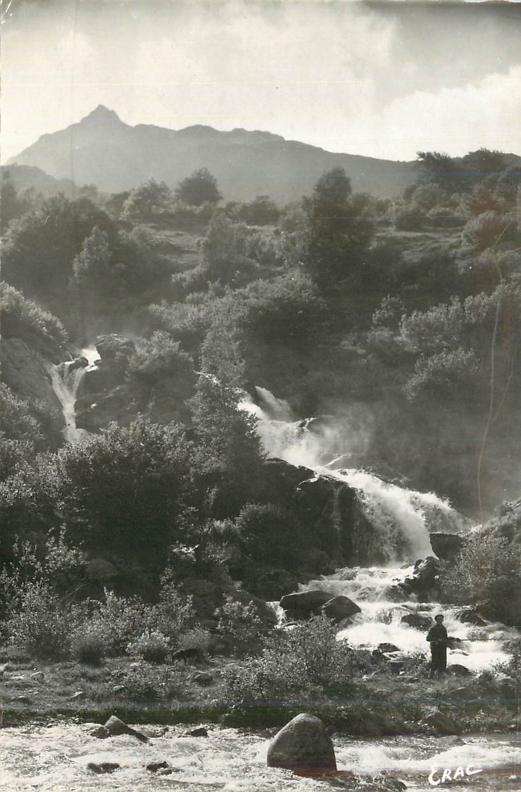 Cascade de la rivière — vue panoramique — CRAC
