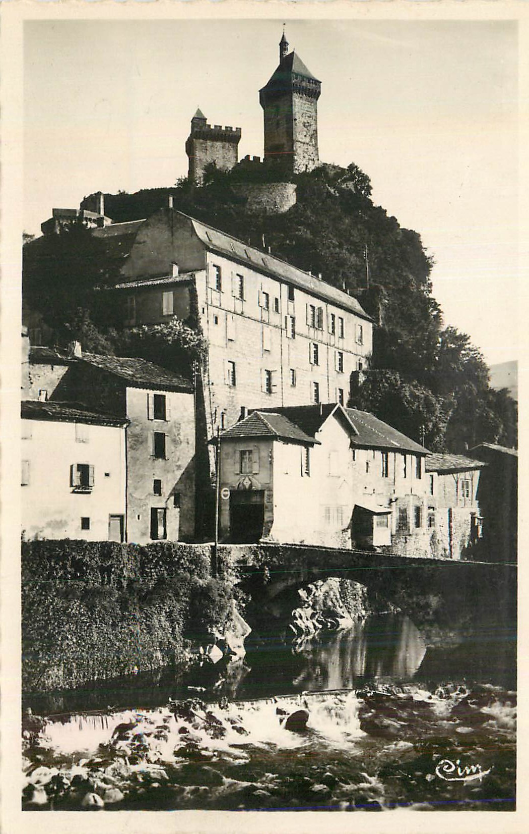 CPM Foix (Ariege) Bords de l'Ariege et le Chateau ds Comtes de Foix