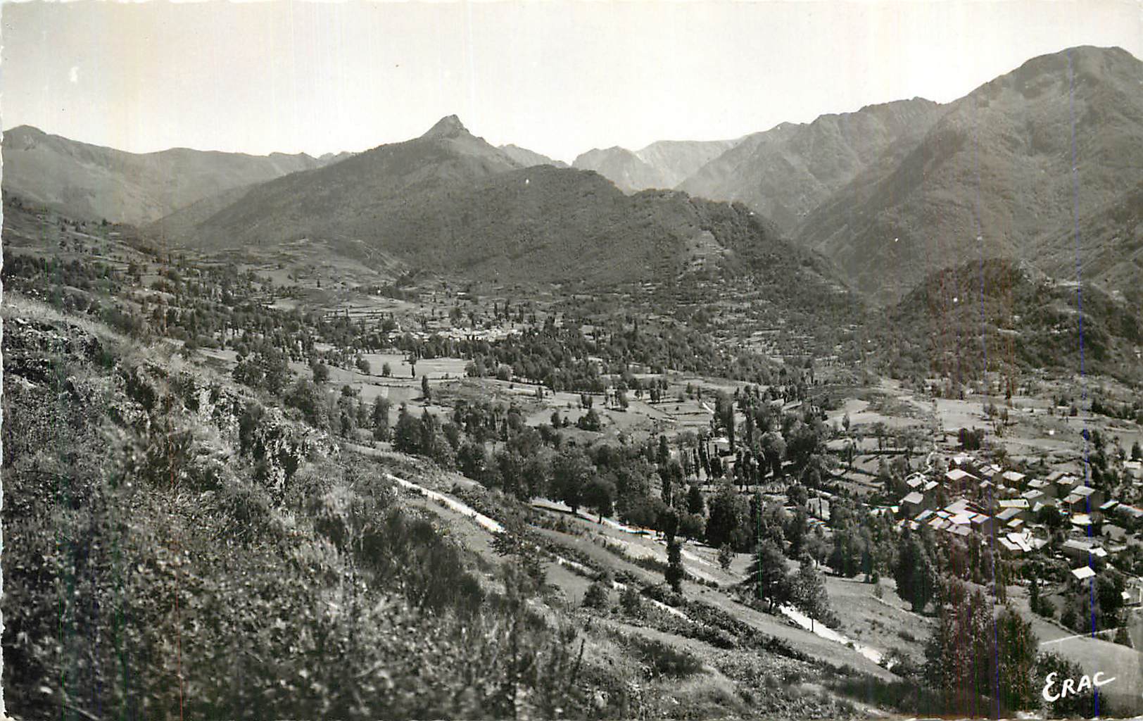 CPM Ax les Thermes (ses Environs) Le Village d'Ignaux et la Dent d'Orlu (2220 m)