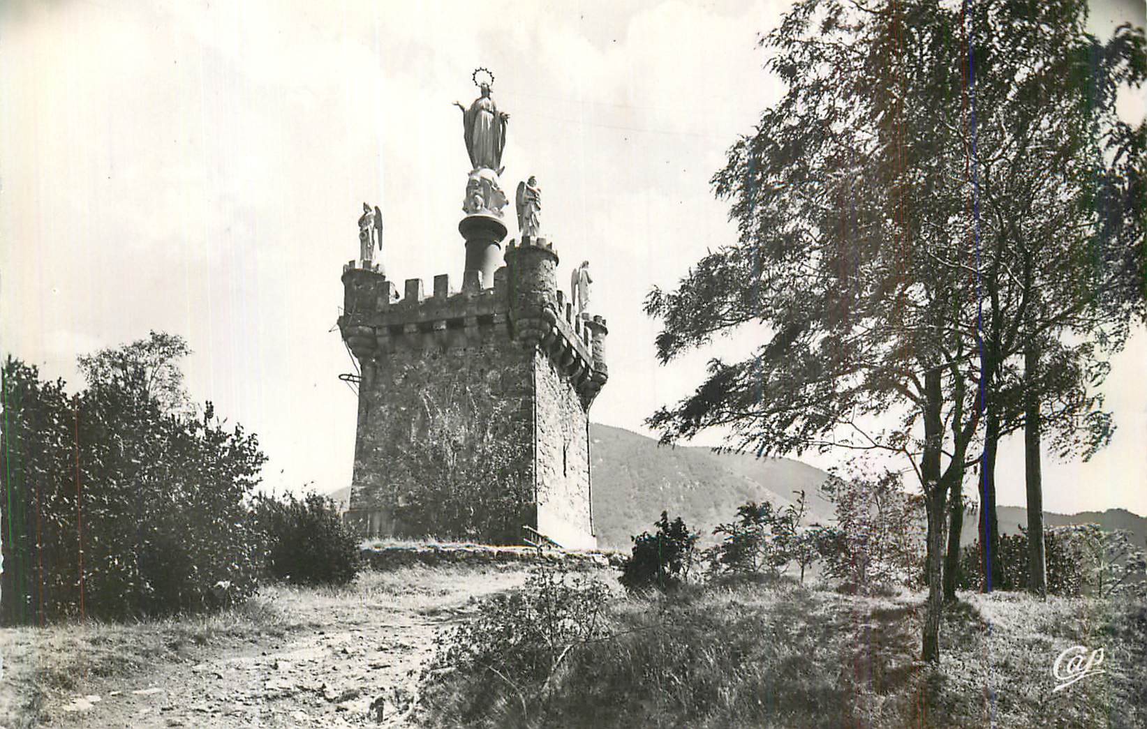 CPM Env Ax les Thermes La Tour avec la Statue de la Vierge d'Ax