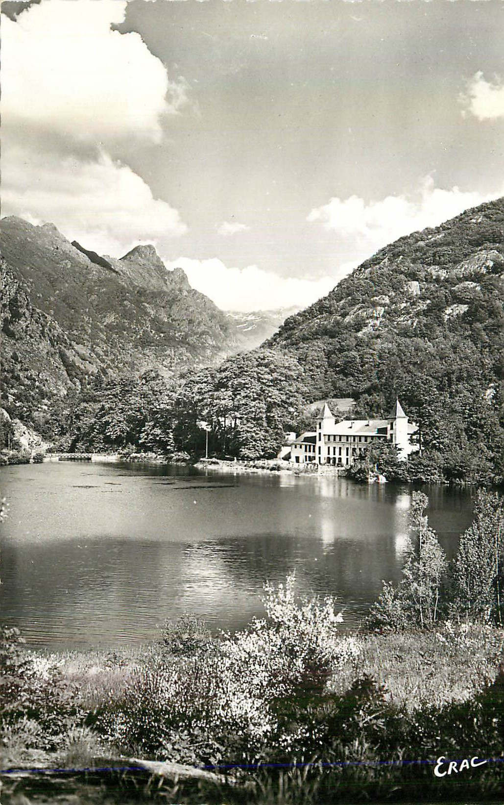 CPM Ax les Thermes La Perle des Pyrenees Alt 718 m Le Lac d'Orgeix et le Dent d'Orlu (alt 2220 m)