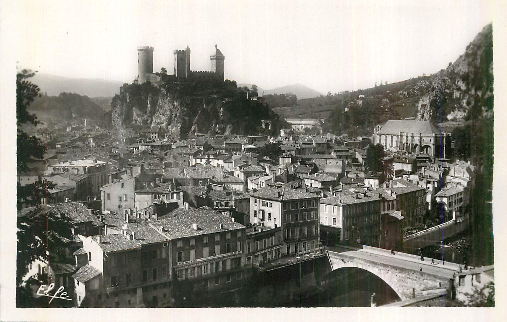 CPM Foix Quartier du Pont l'Eglise et le Chateau