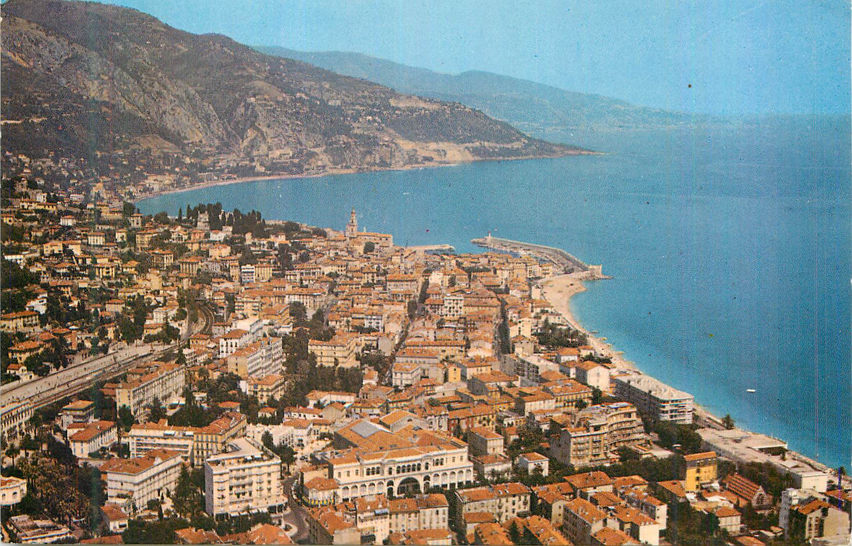 CPM Menton (A M) Les Sites Merveilleux de la Cote d'Azur Vue Aerienne sur la Ville