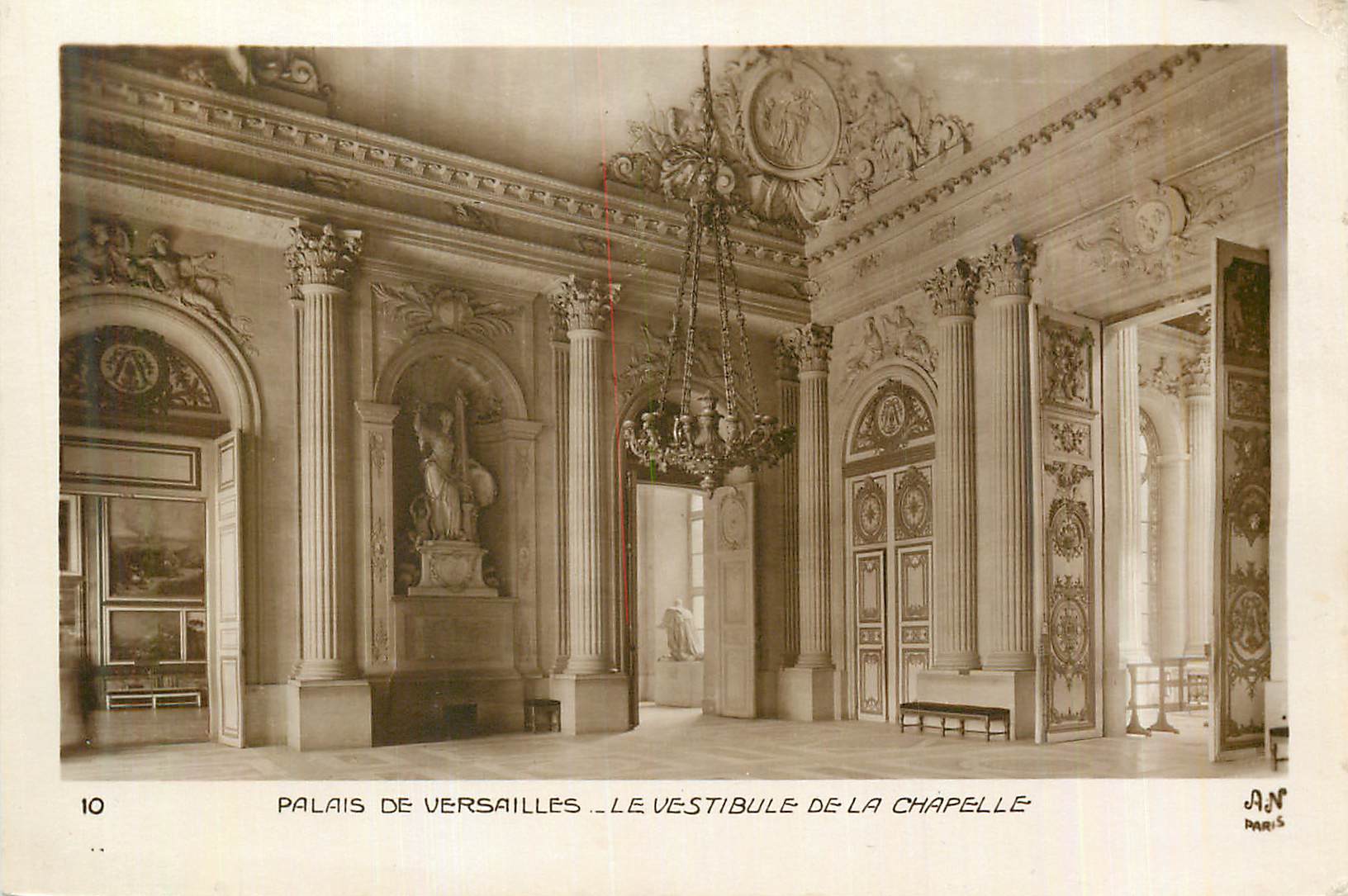 CPM Palais de Versailles Le Vestibule de la Chapelle